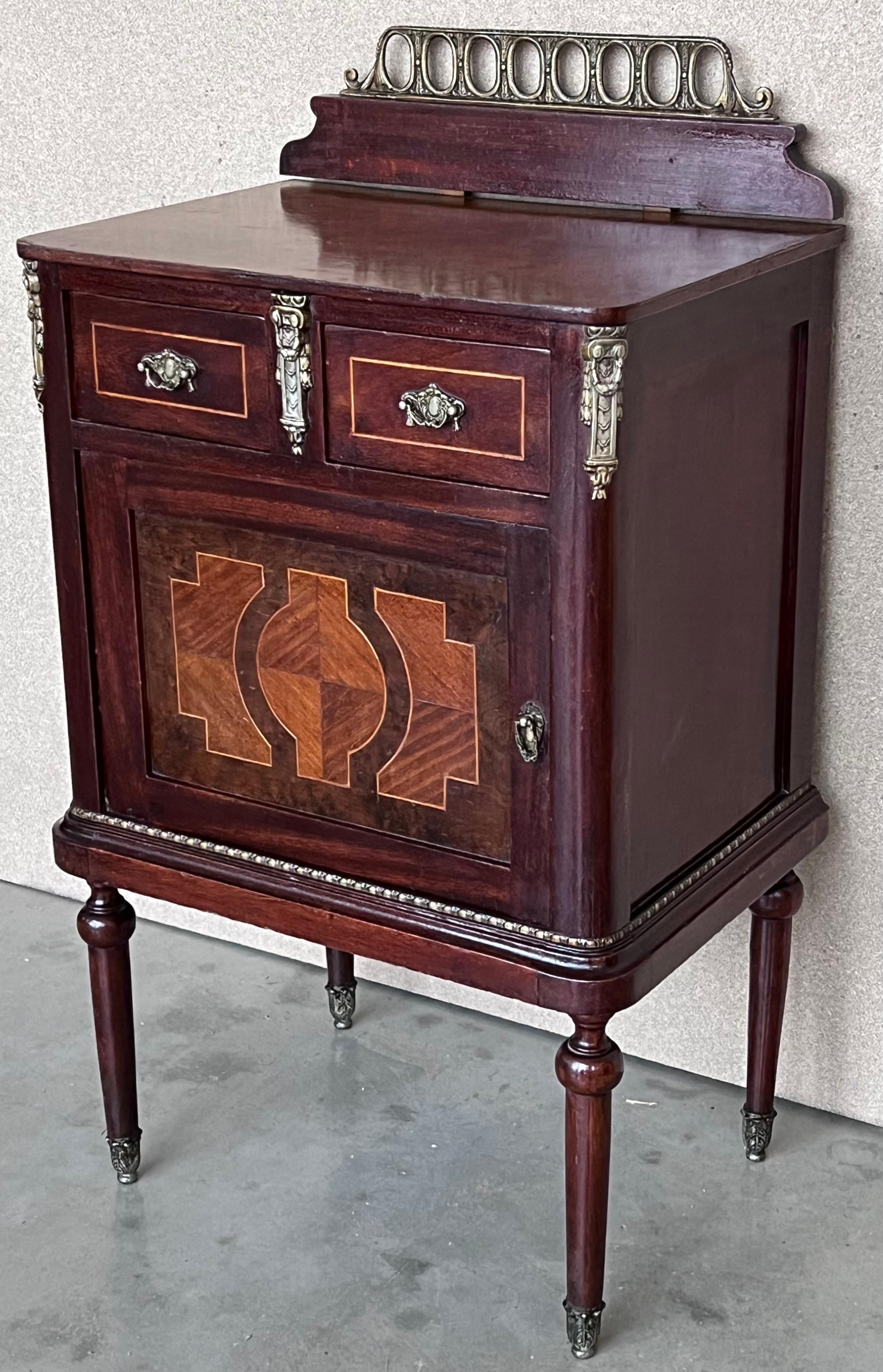 19th Century Pair of Italian Marquetry Nightstands with Bronze Crest, drawers and doors For Sale