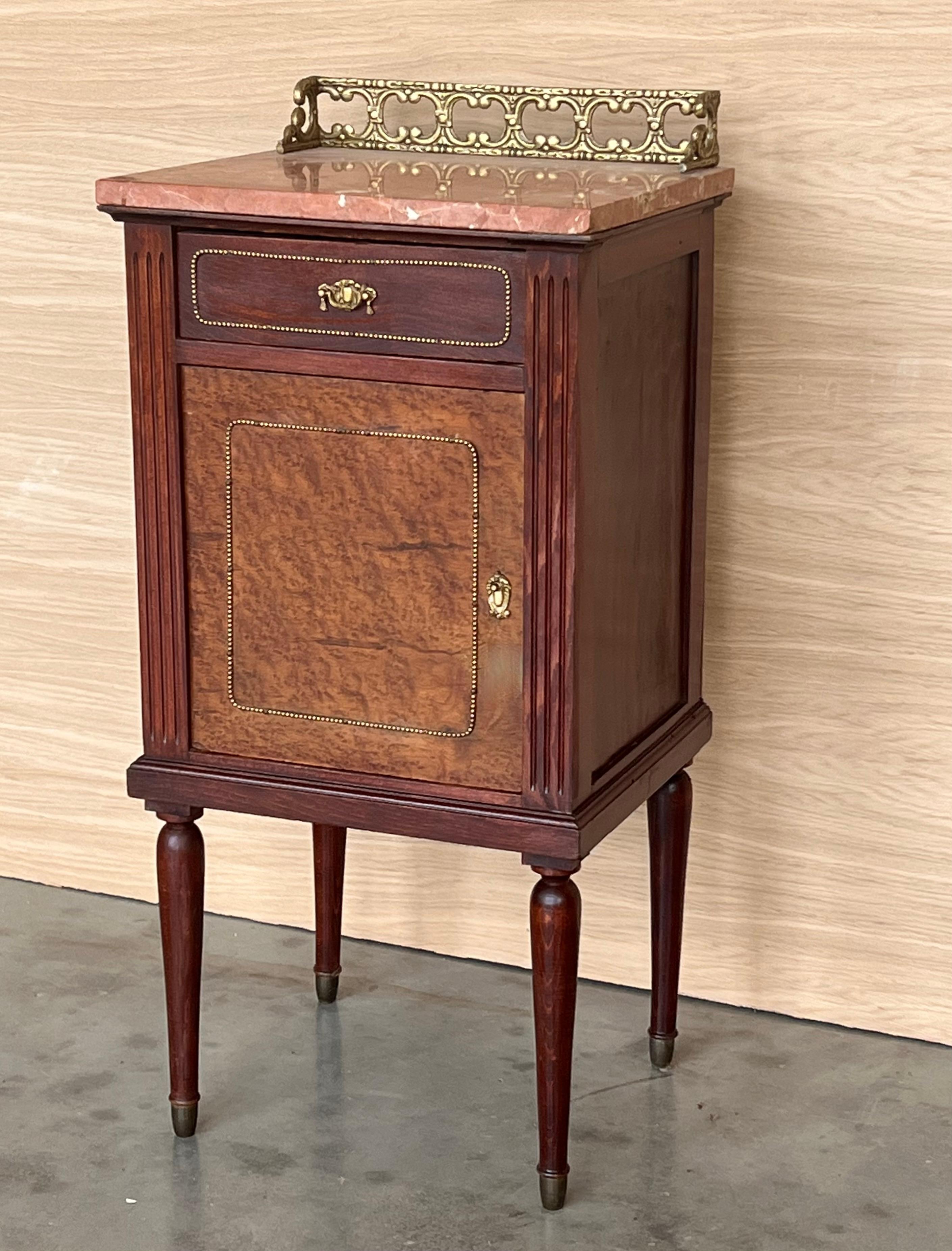 19th Century Pair of Italian Marquetry Nightstands with Bronze Crest, drawers and doors For Sale