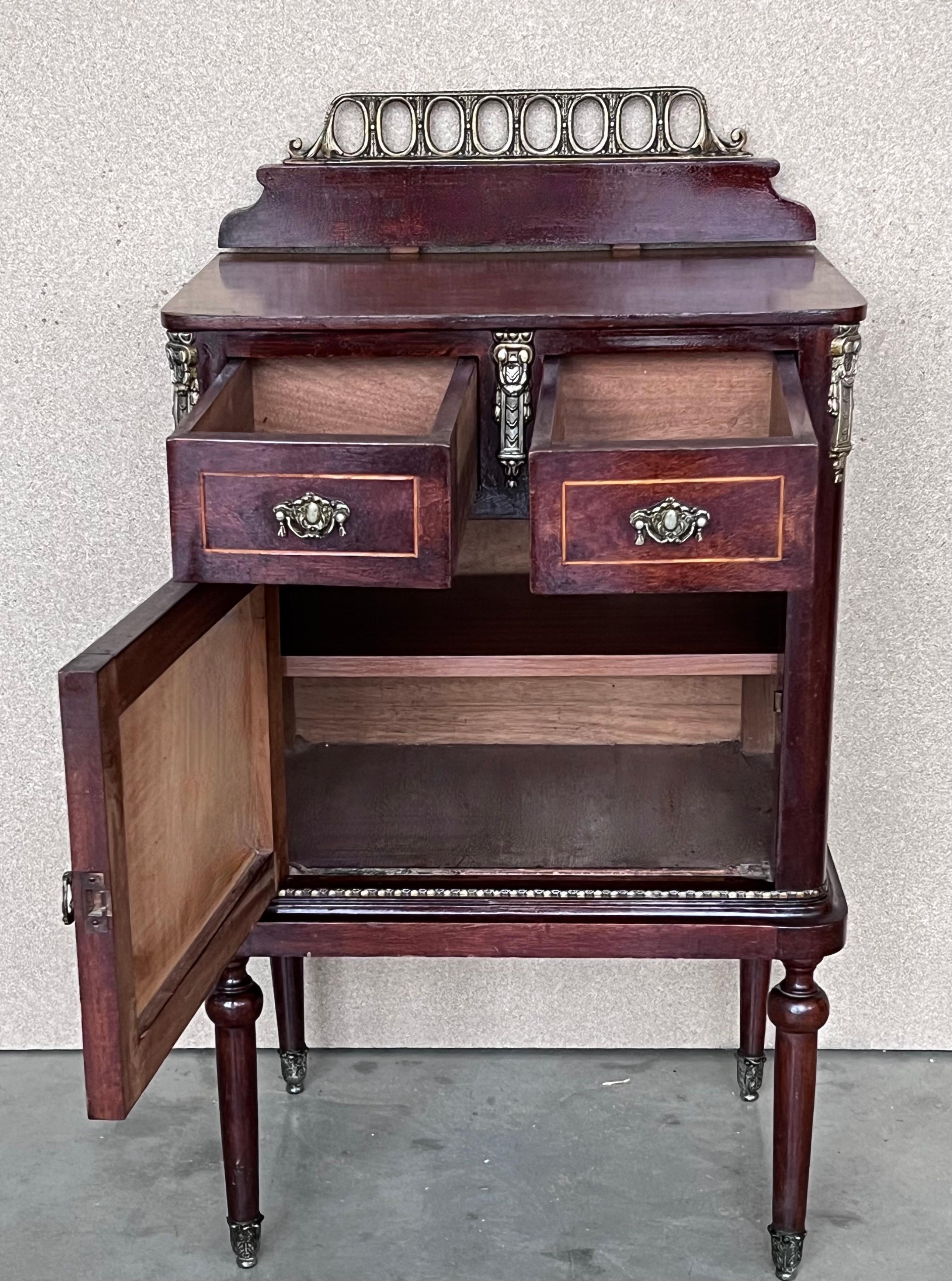 Pair of Italian Marquetry Nightstands with Bronze Crest, drawers and doors For Sale 1
