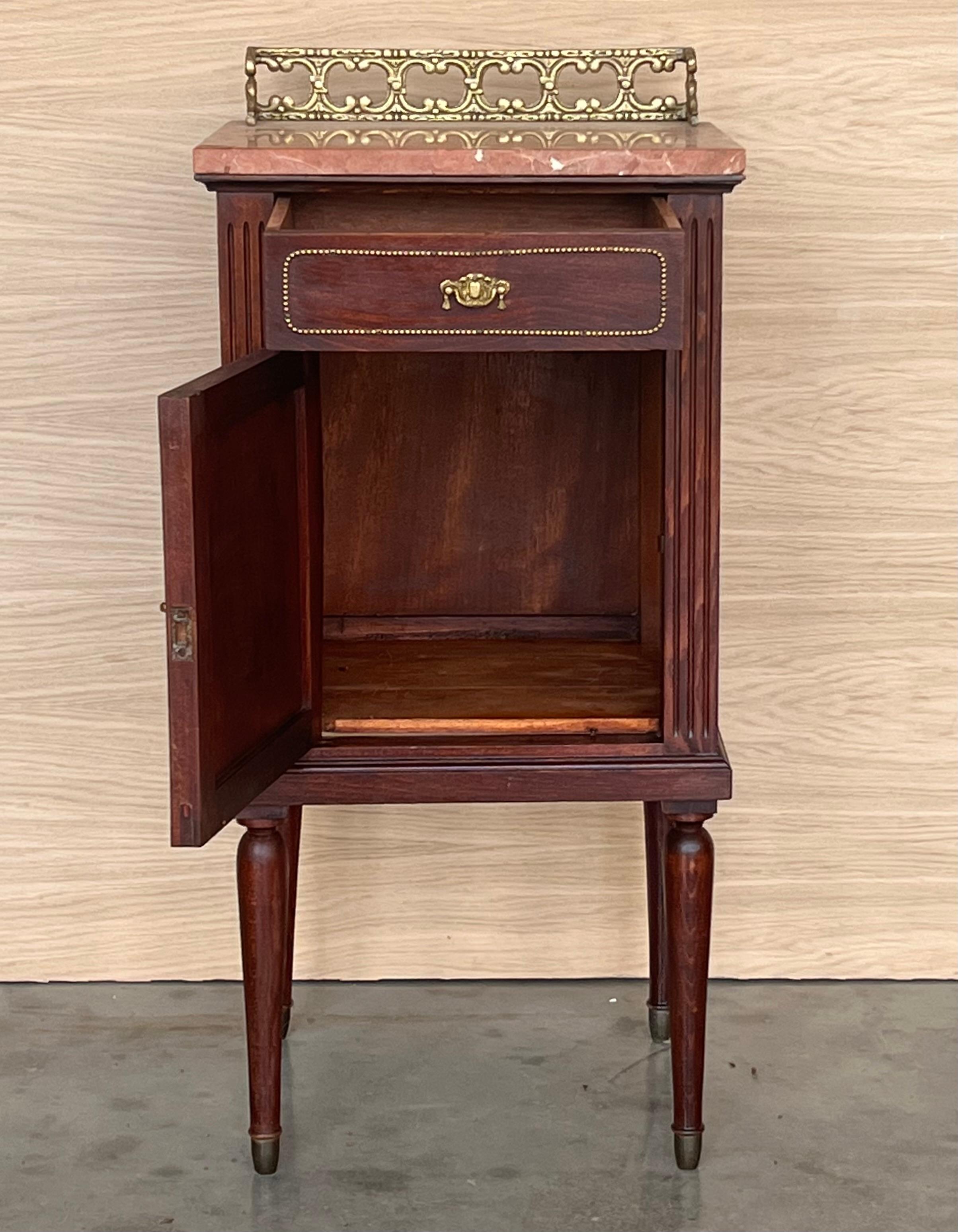 Pair of Italian Marquetry Nightstands with Bronze Crest, drawers and doors For Sale 1
