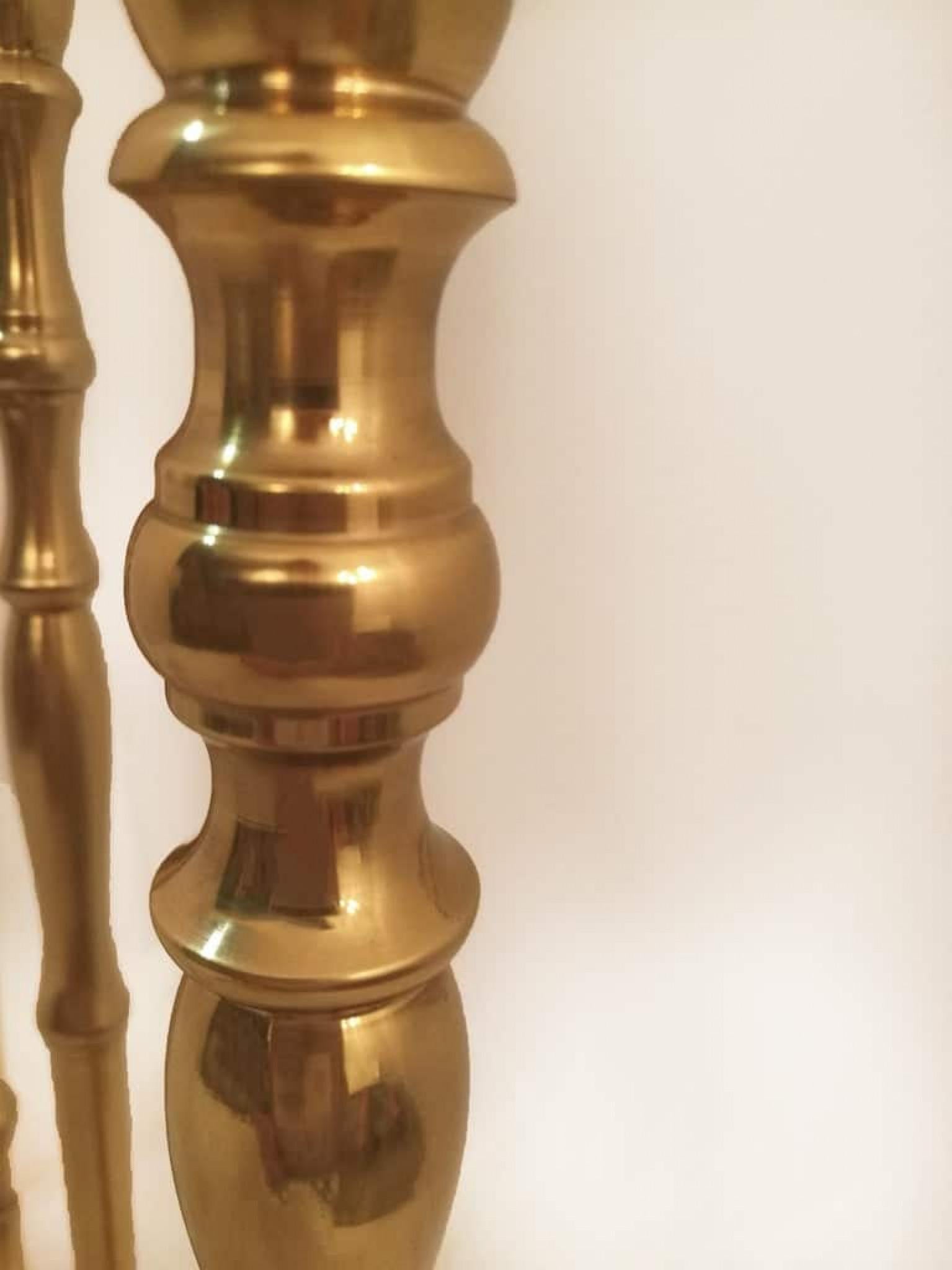 Coppia di sedie italiane in ottone massiccio di Chiavari, rivestimento in velluto rosa In condizioni ottime in vendita a Rijssen, NL