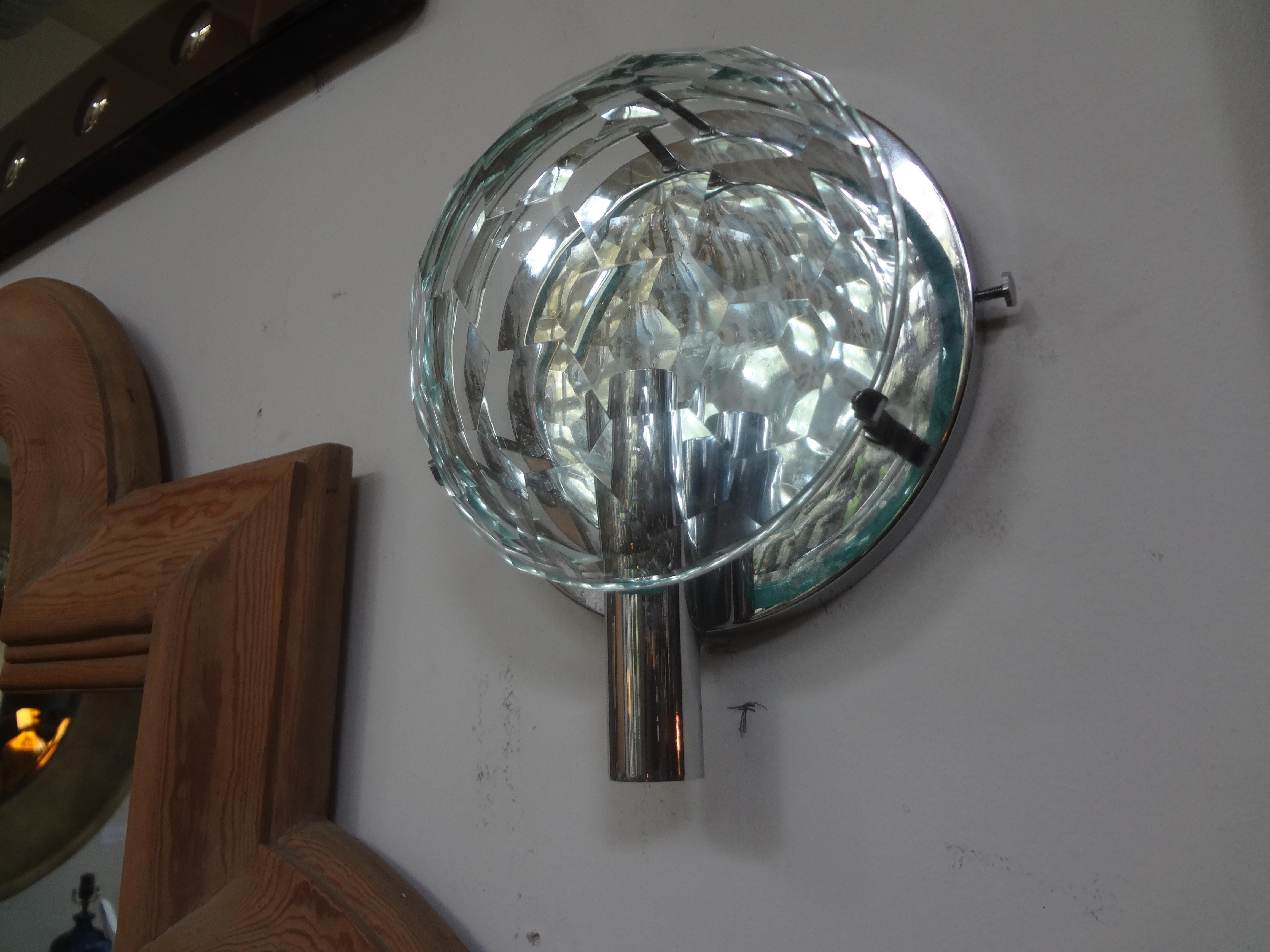 Mid-20th Century Pair of Italian Fontana Arte Style Faceted Glass Sconces For Sale