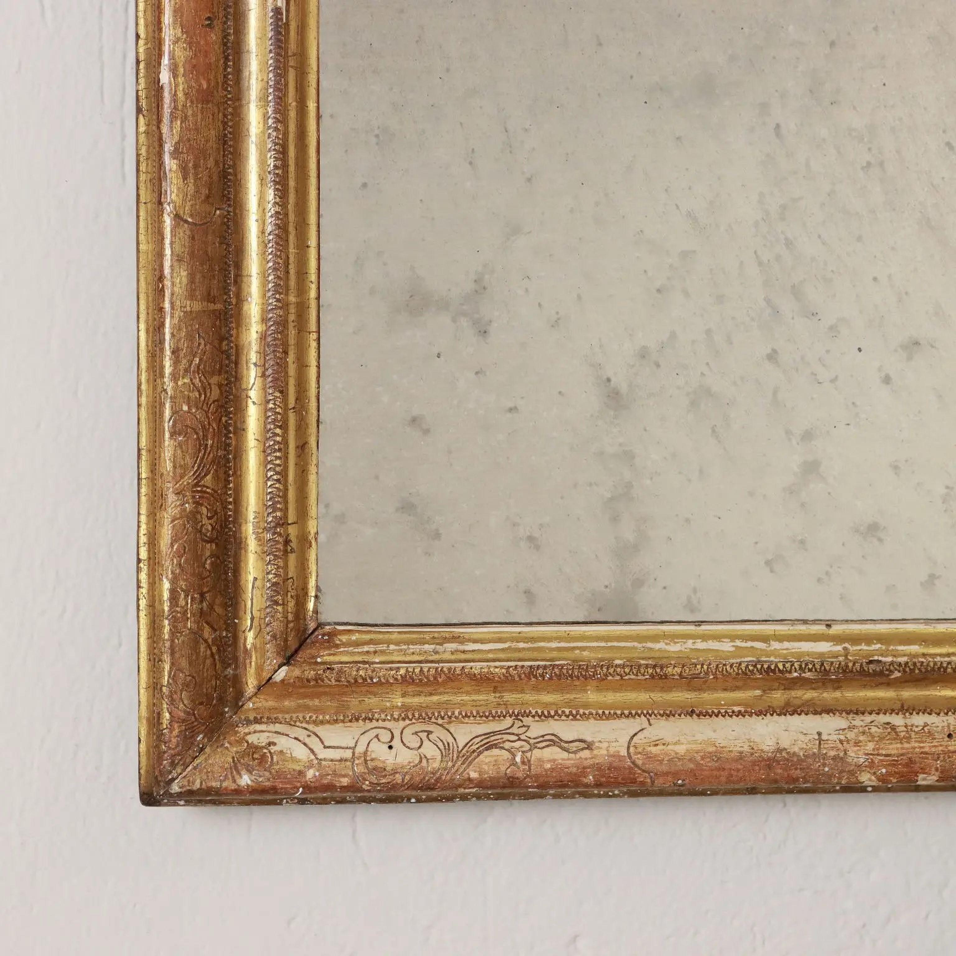 Carved Pair of Italian mecca giltwood mirrors - Circa 1850 For Sale
