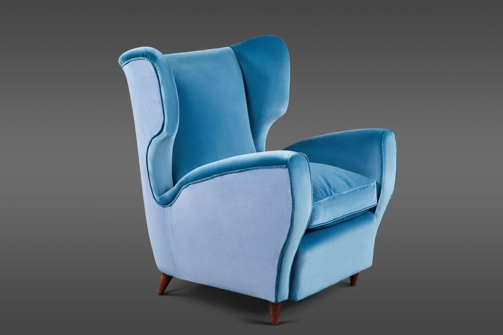 Mid-Century Modern Pair of Italian Mid-20th Century Wingback Chairs in Two Tones of Velvet For Sale