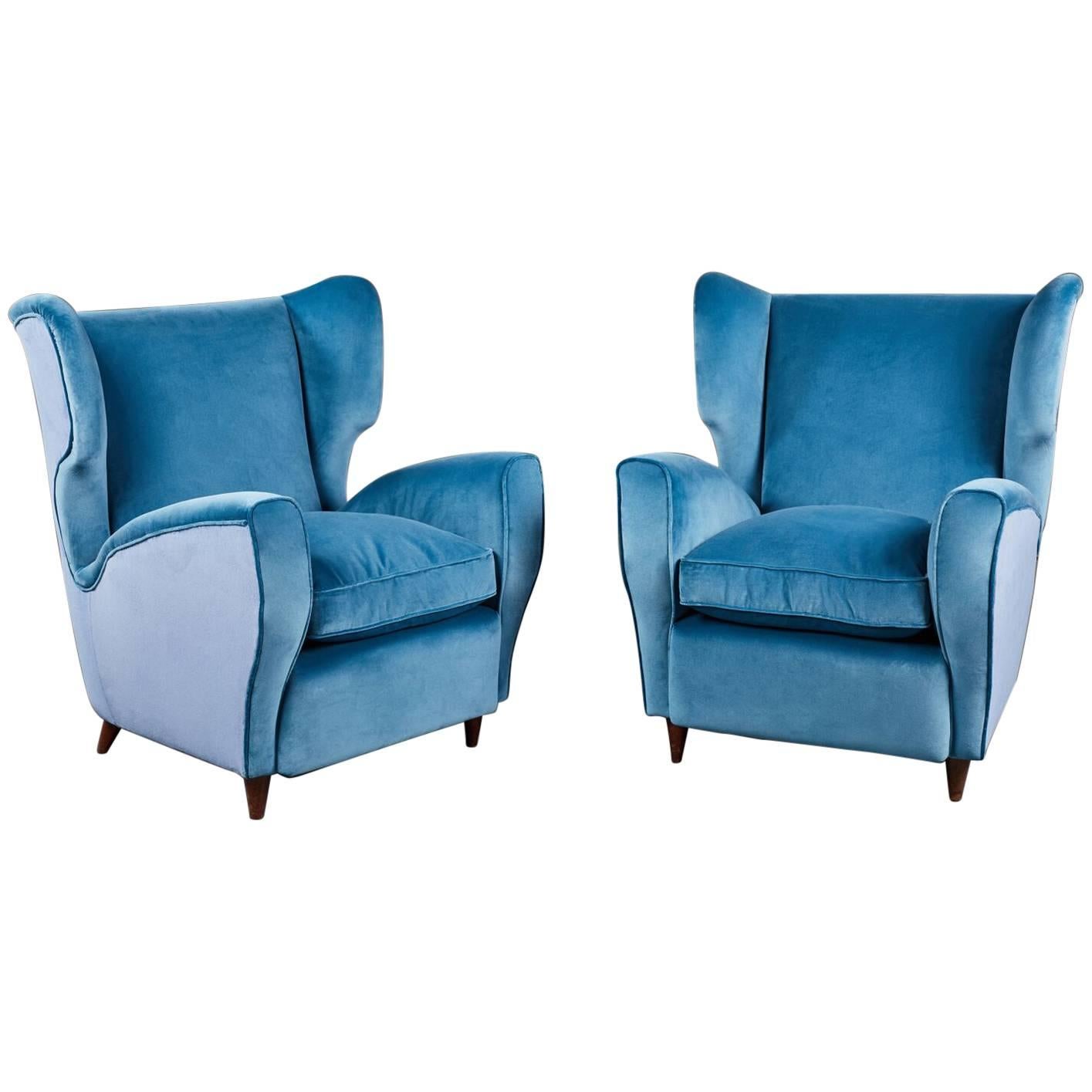 Pair of Italian Mid-20th Century Wingback Chairs in Two Tones of Velvet For Sale