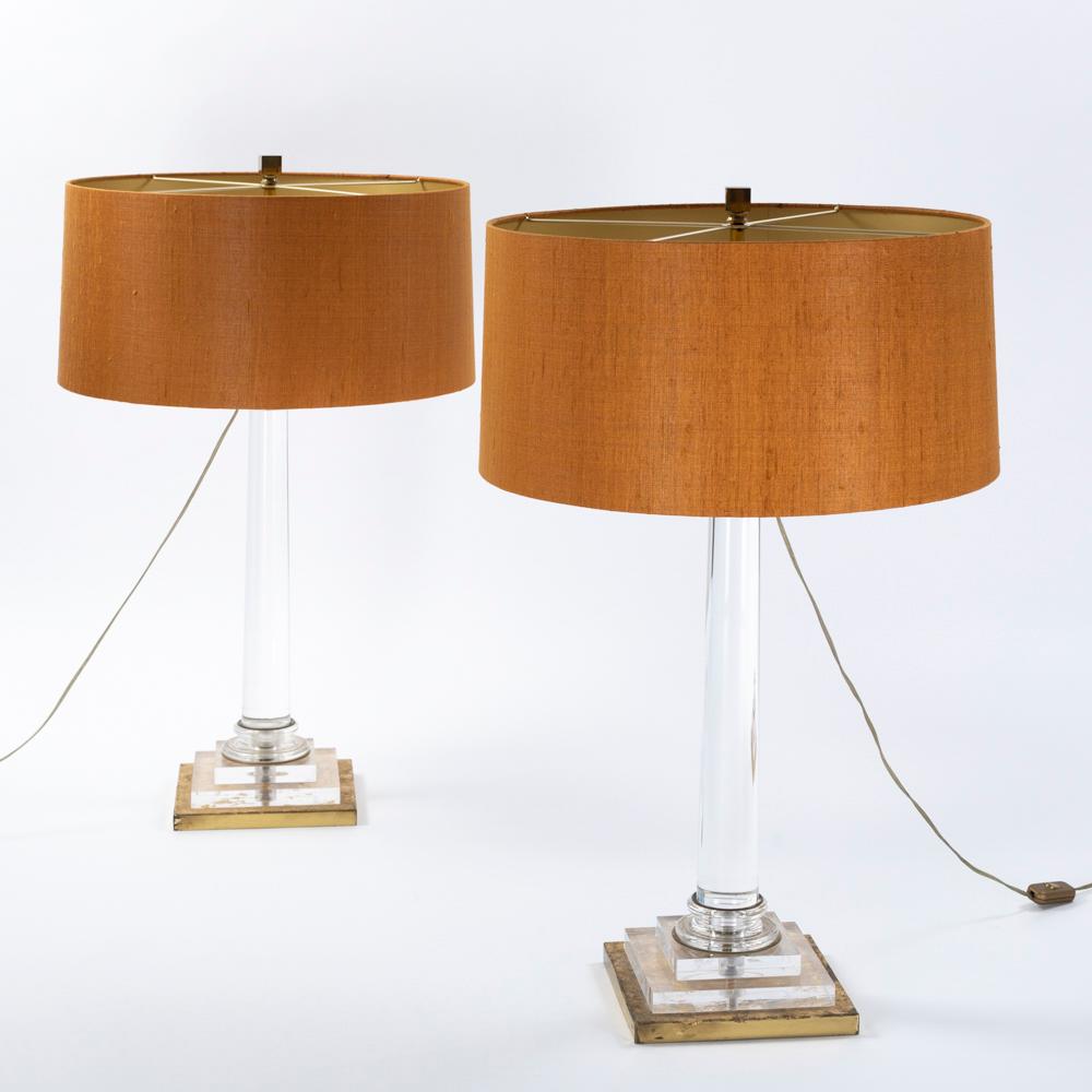 Mid-Century Modern Pair of Italian Mid-Century Acrlyic Table Lamps Gilded Base by F. Loffredo 1970s For Sale