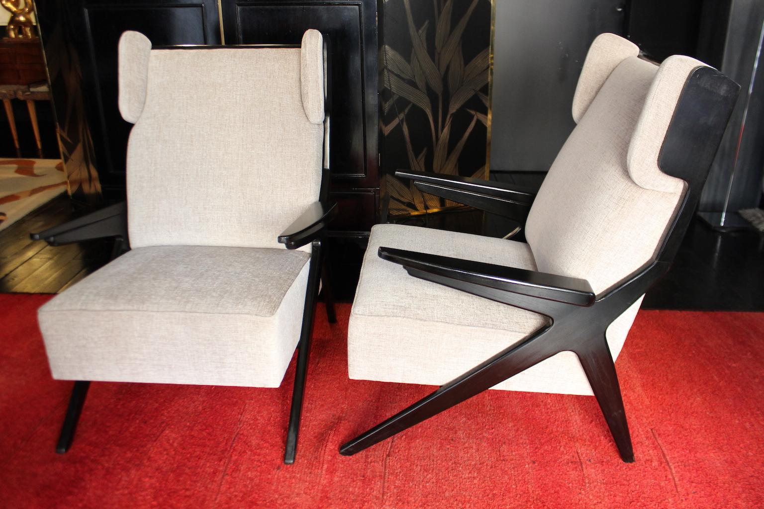 Pair of Italian Midcentury Armchairs '1950' Solid Oak and Ivory Chenille Velvet In Excellent Condition In Milano, IT