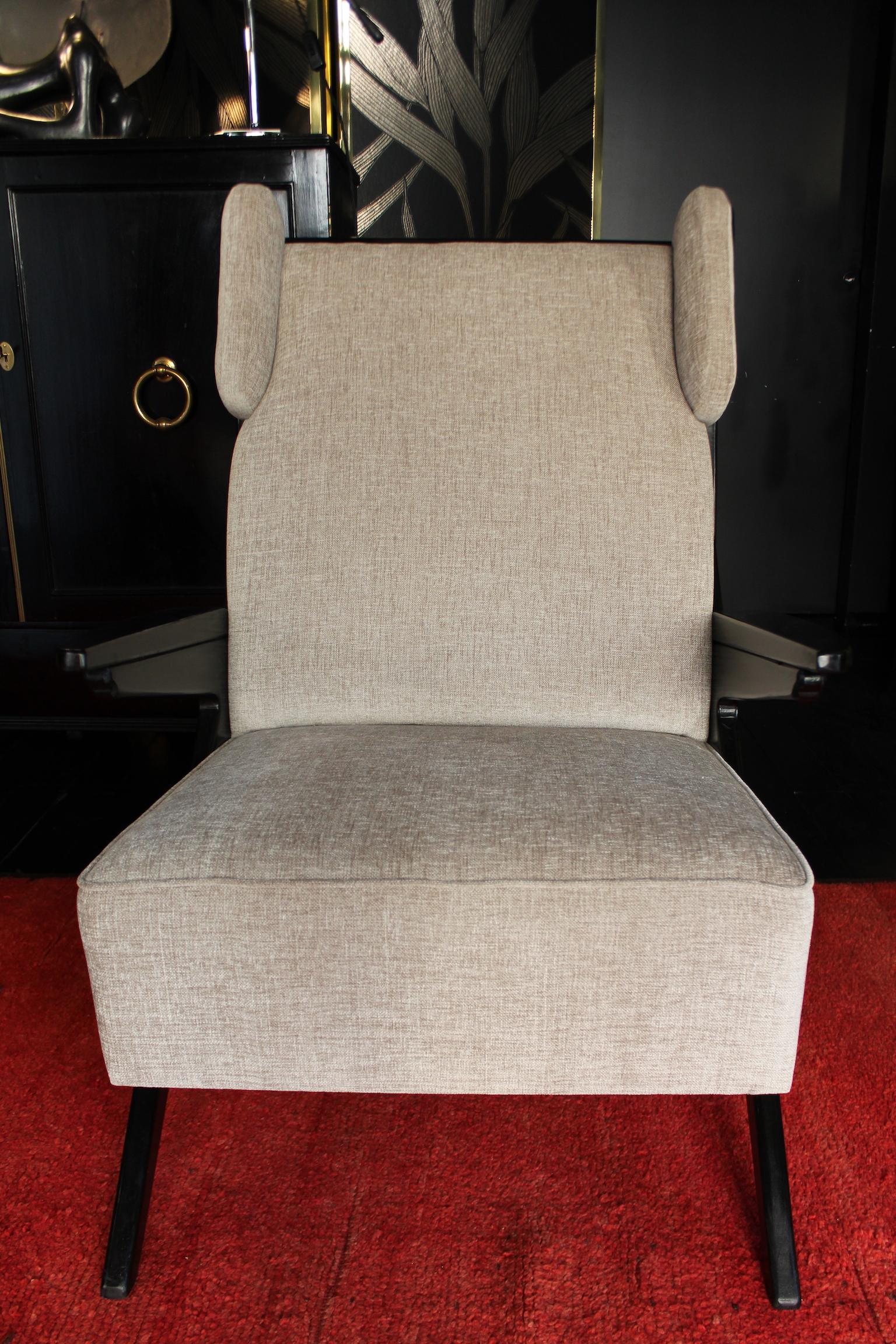 20th Century Pair of Italian Midcentury Armchairs '1950' Solid Oak and Ivory Chenille Velvet