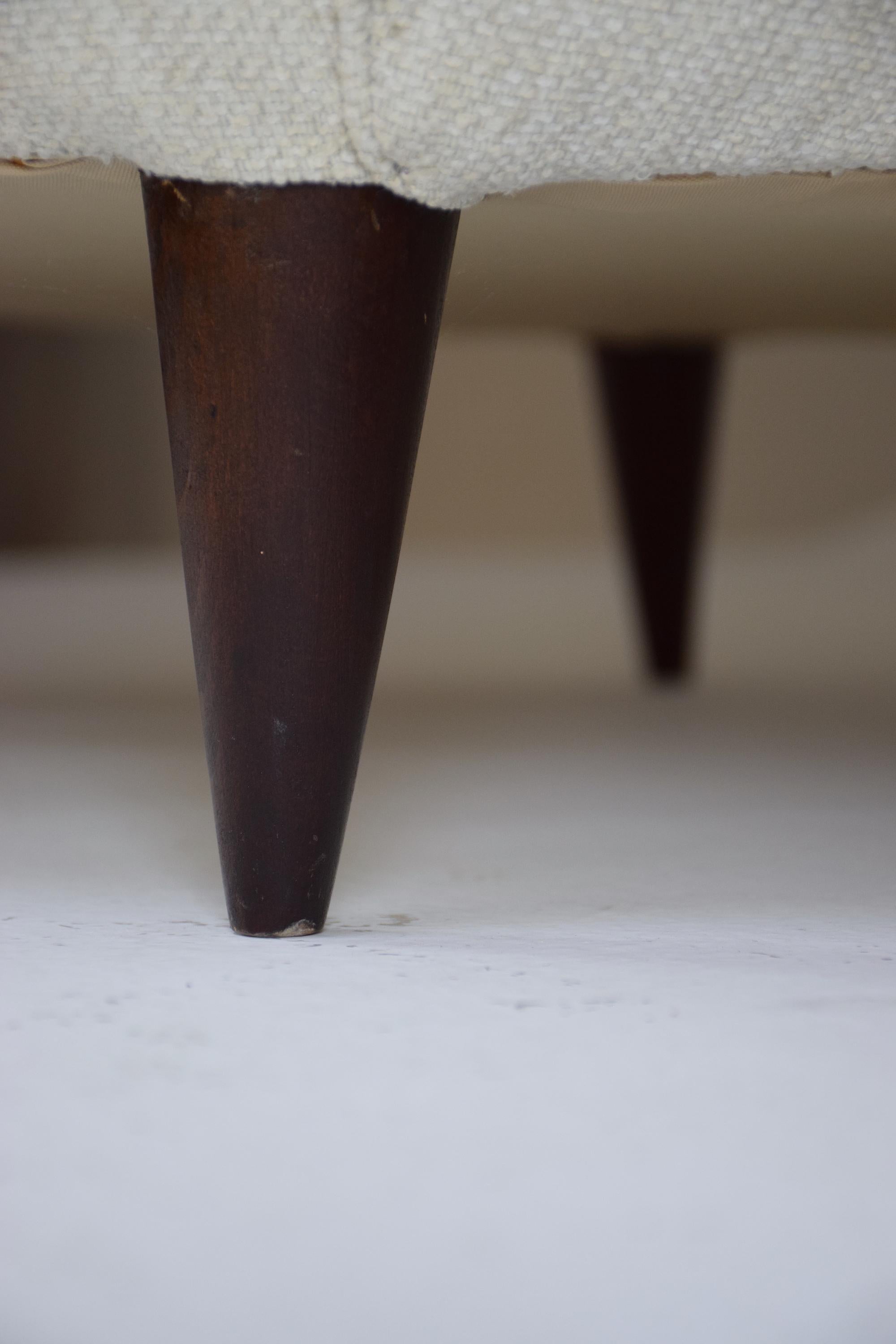 Pair of Italian Midcentury Armchairs Attributed to Gio Ponti, 1950s In Good Condition In Paris, FR