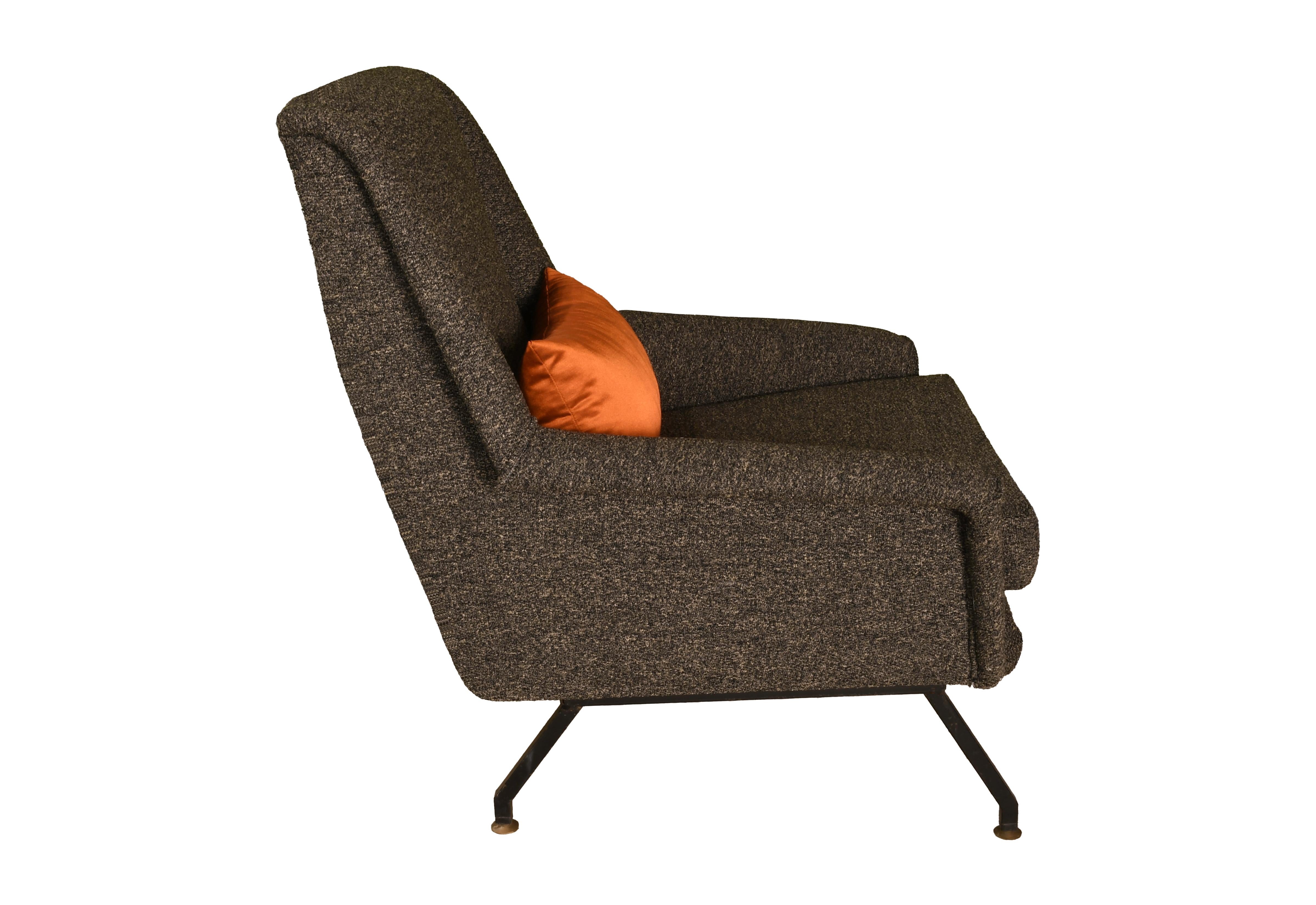 Mid-20th Century Pair of Italian Mid-Century Armchairs by Gigi Radice for Minotti For Sale