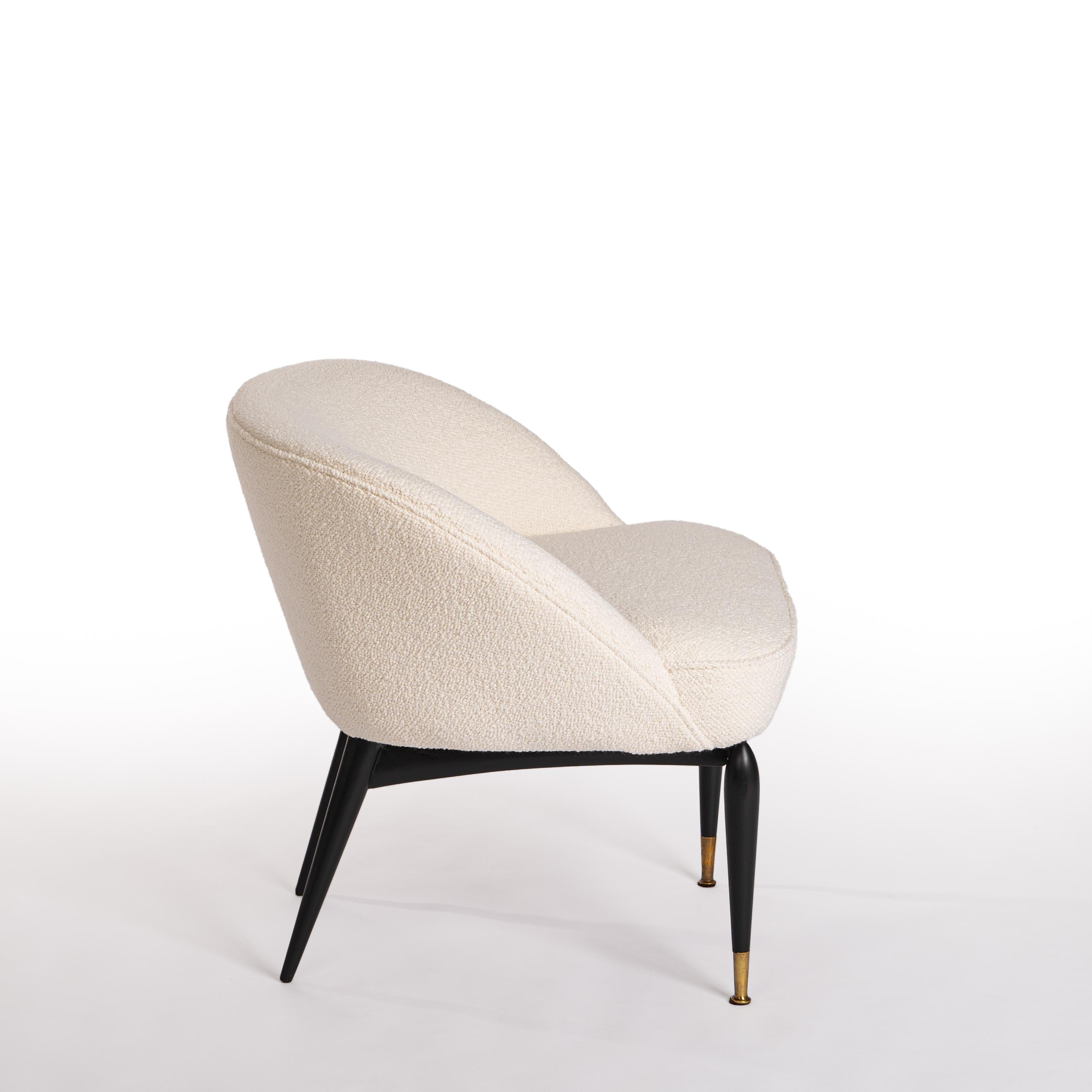 Mid-20th Century Pair of Italian Mid-Century Armchairs / Cocktailchairs Ivory Bouclé 1950s