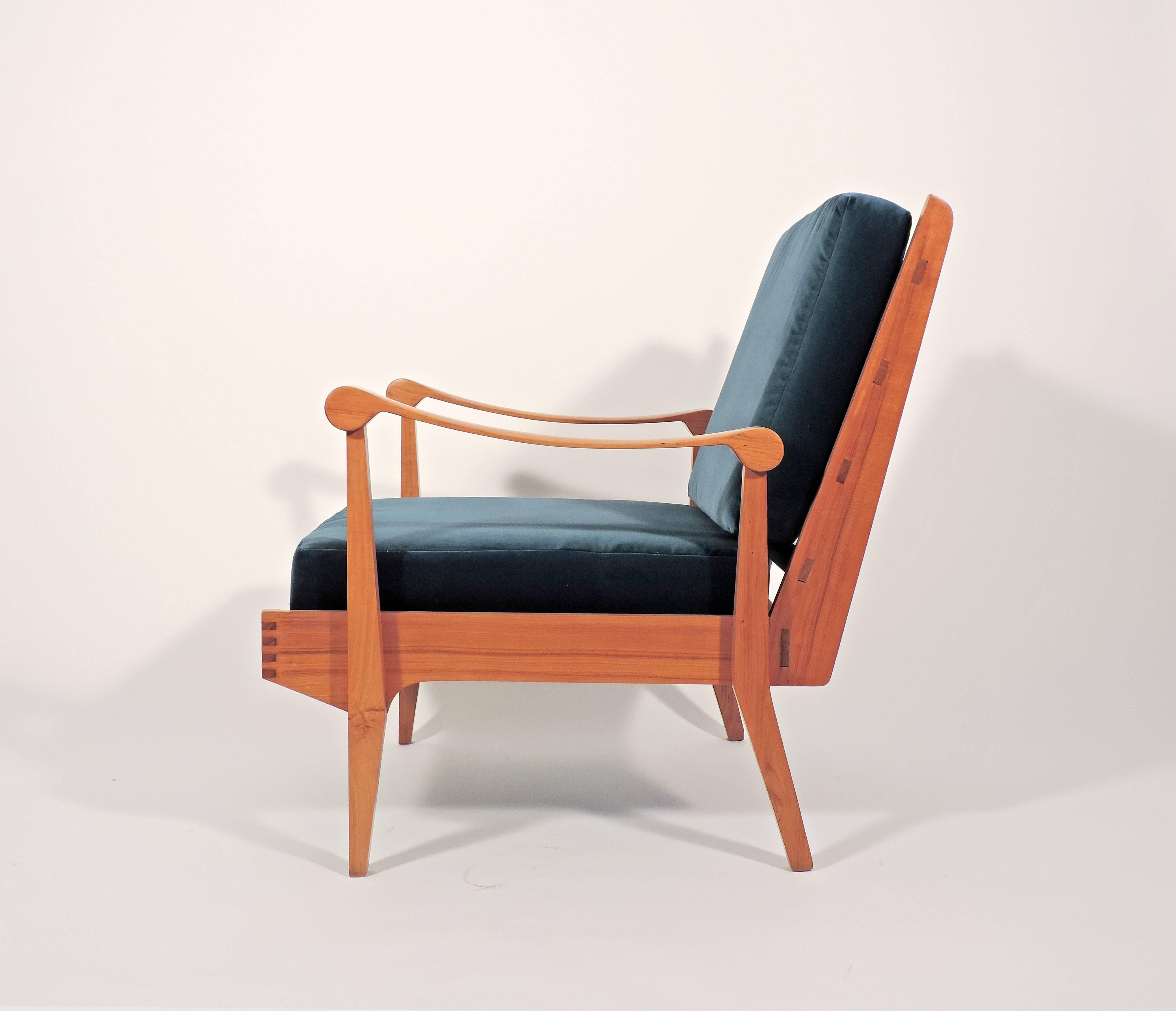 Pair of Italian 20th century armchairs in the style of Ignazio Gardella.
