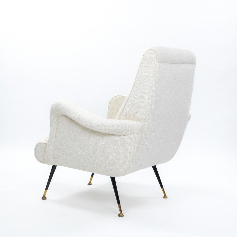 Pair of Italian Mid-Century Armchairs off-white Bouclé Fabric by G. Radice 1950s For Sale 4