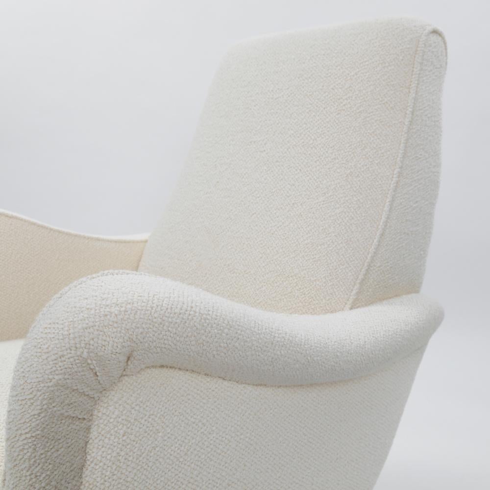 Pair of Italian Mid-Century Armchairs off-white Bouclé Fabric by G. Radice 1950s For Sale 7