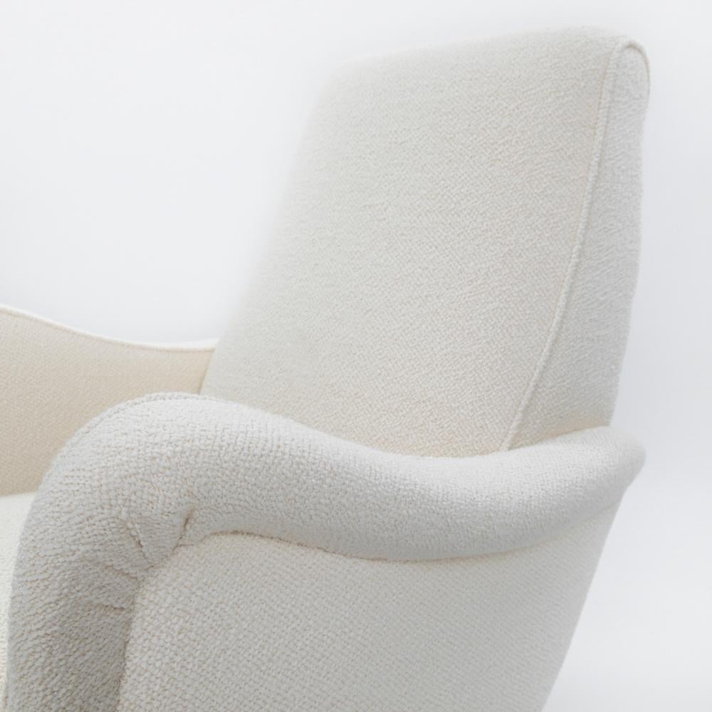 Pair of Italian Mid-Century Armchairs off-white Bouclé Fabric by G. Radice 1950s For Sale 7