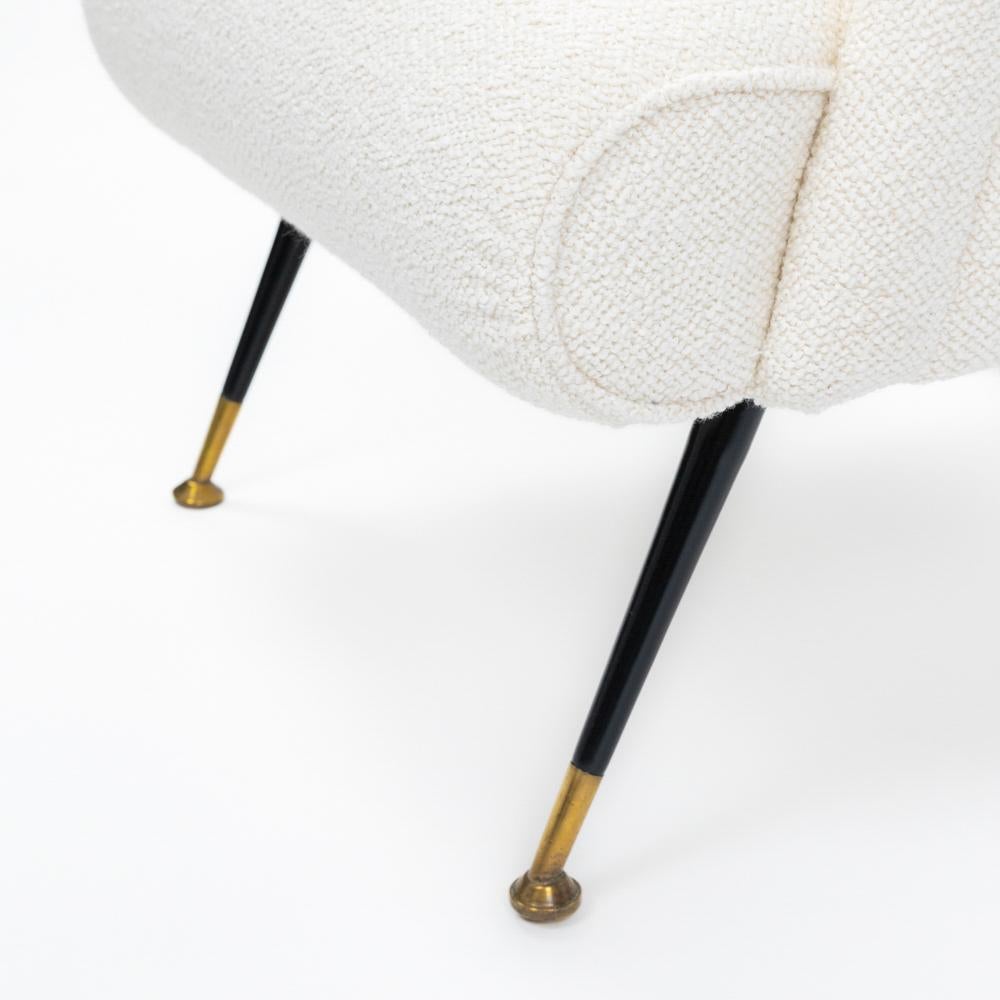Pair of Italian Mid-Century Armchairs off-white Bouclé Fabric by G. Radice 1950s For Sale 11