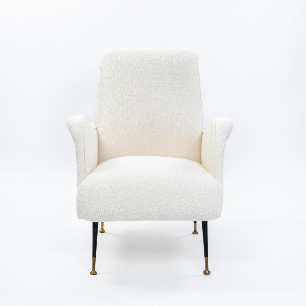 Mid-20th Century Pair of Italian Mid-Century Armchairs off-white Bouclé Fabric by G. Radice 1950s For Sale