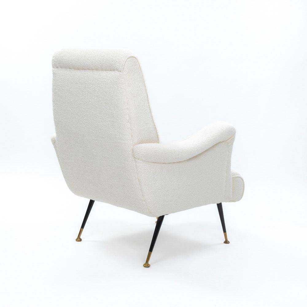 Pair of Italian Mid-Century Armchairs off-white Bouclé Fabric by G. Radice 1950s For Sale 2