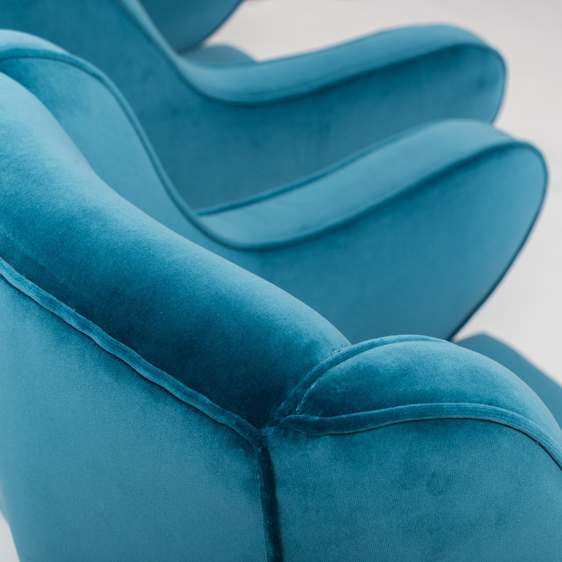 Pair of Italian Midcentury Armchairs Re-Upholsterd in Turquoise Colored Velvet 2