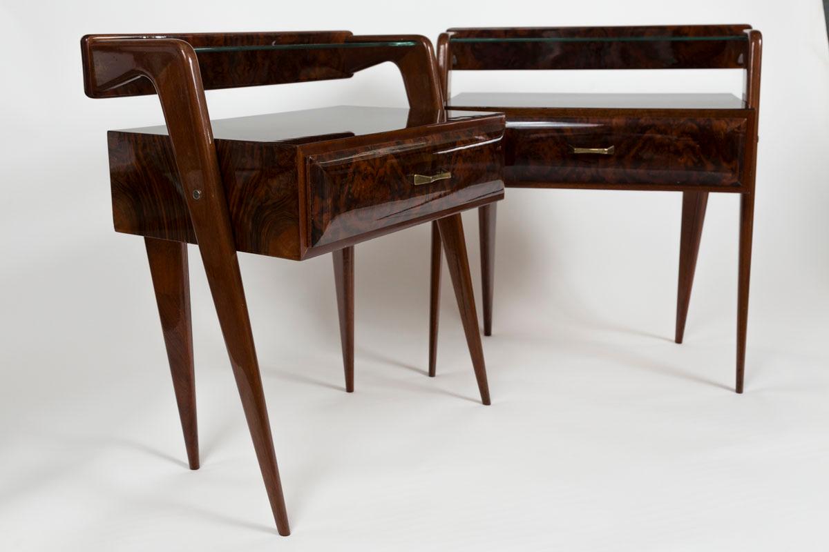 Mid-Century Modern Pair of Italian Mid Century Bedside Tables For Sale