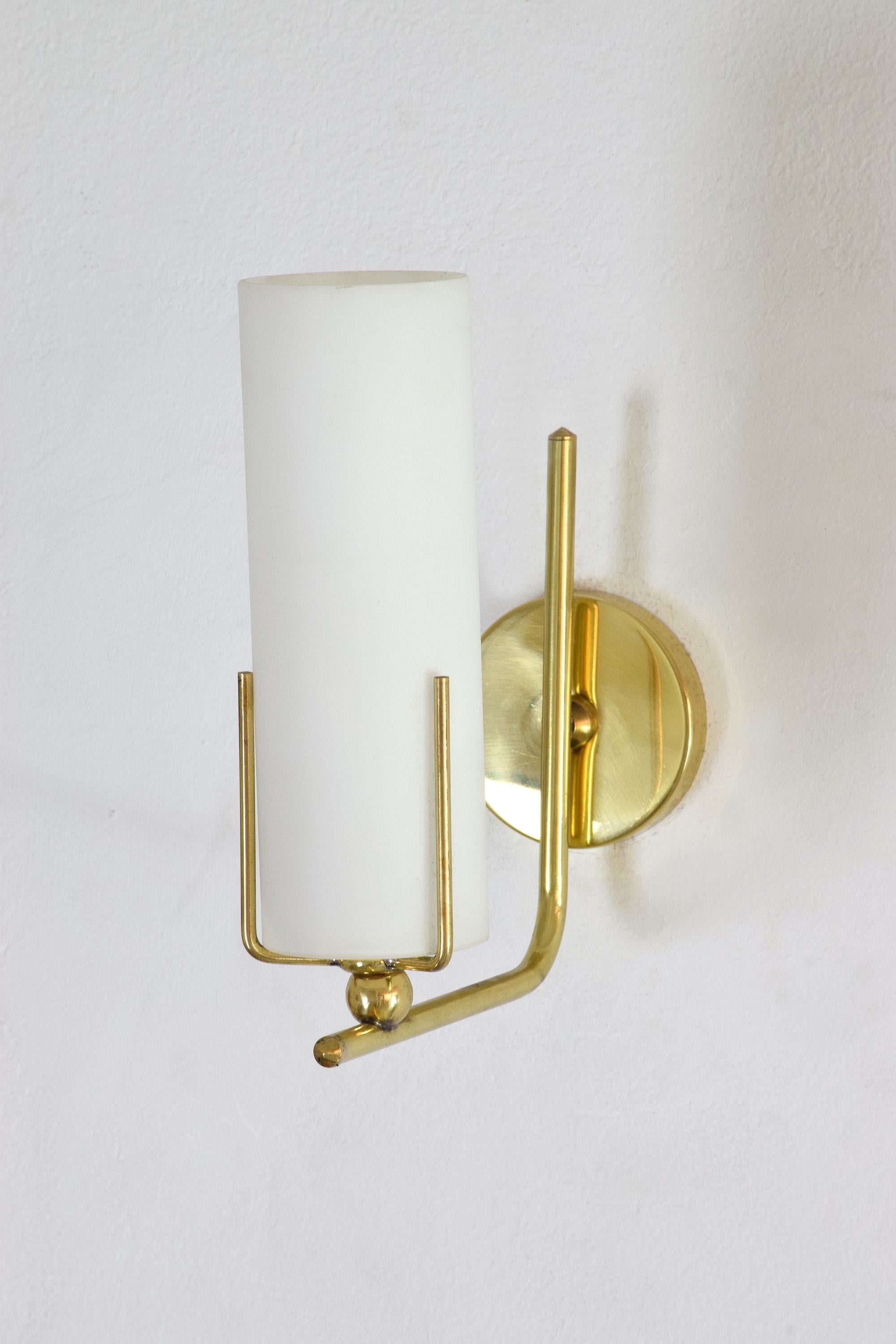 Pair of Italian Midcentury Brass Wall Lights, 1960s In Good Condition In Paris, FR