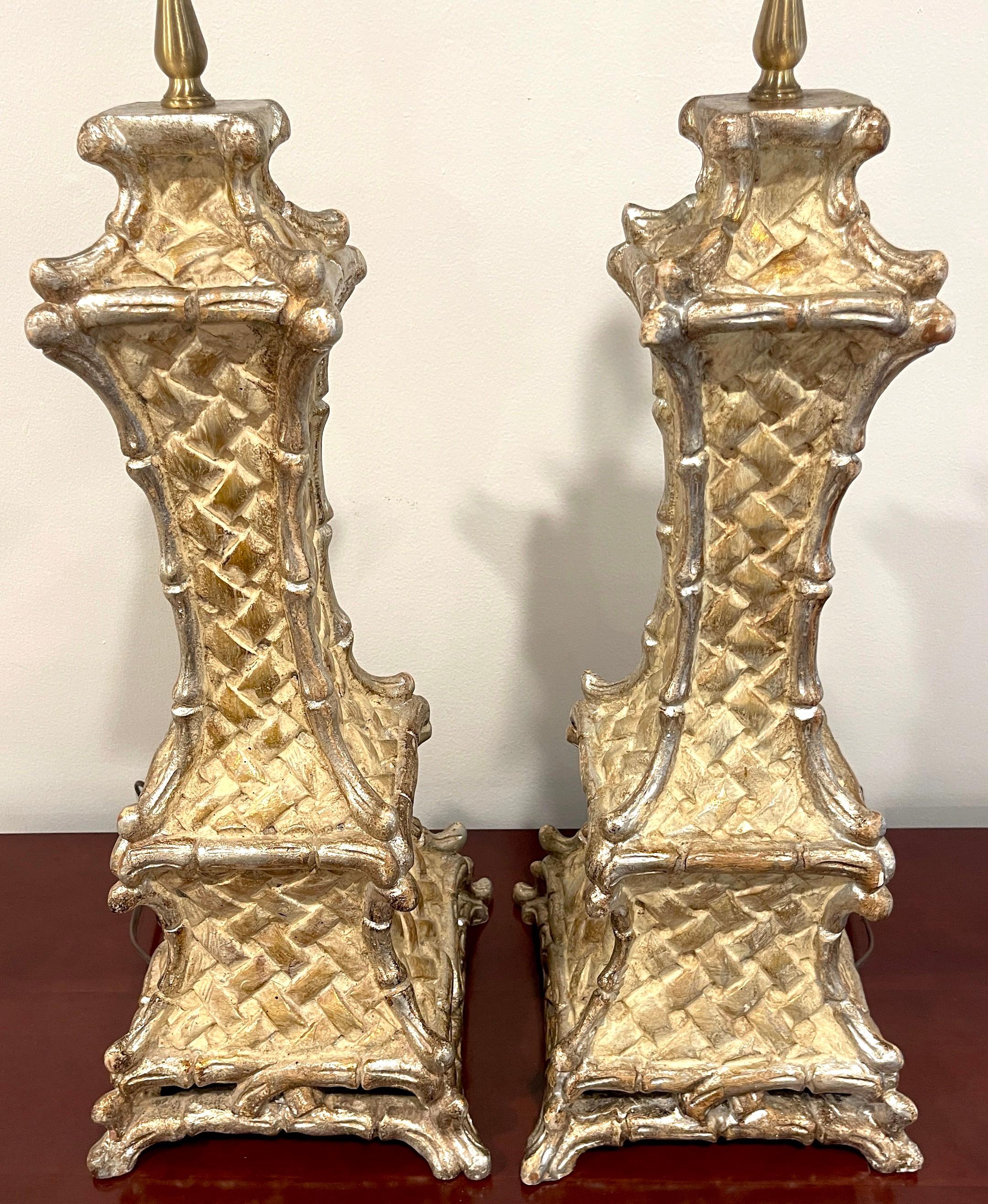 Pair of Italian Mid-Century Carved Giltwood Faux Bamboo Column Lamps In Good Condition For Sale In West Palm Beach, FL