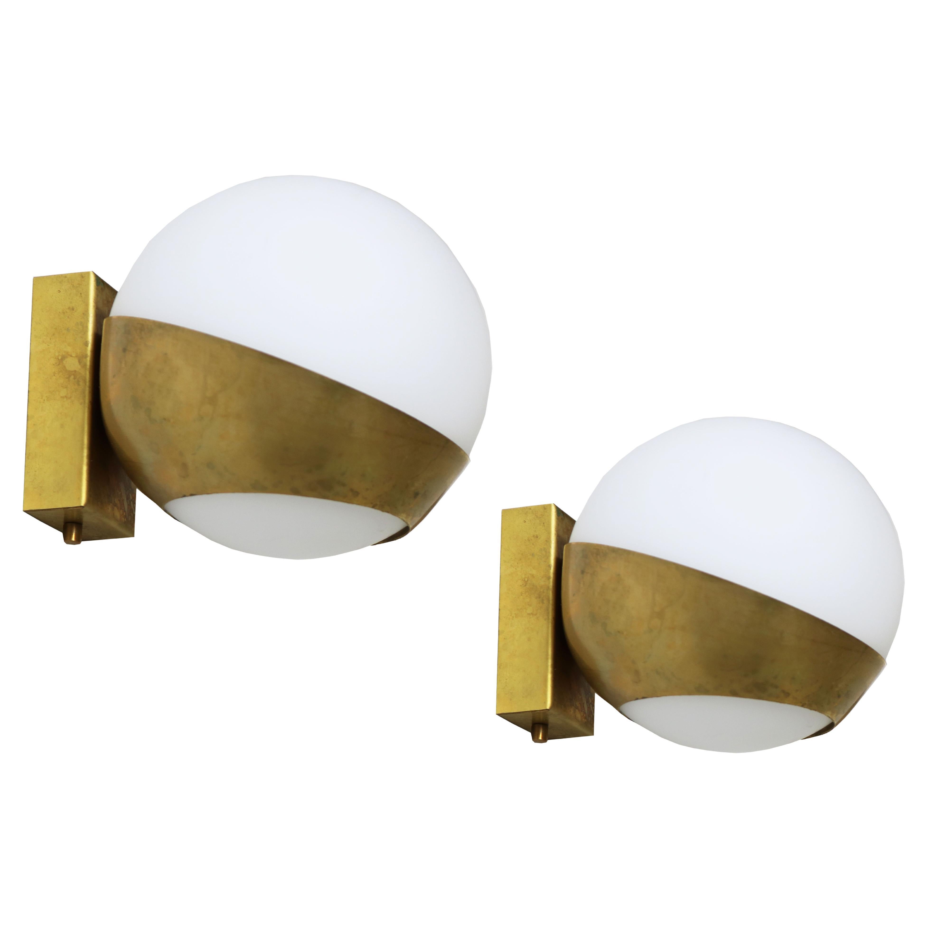 Pair of Italian Mid-Century Design Wall Lights 1950 Stilnovo Style Brass Opaline For Sale