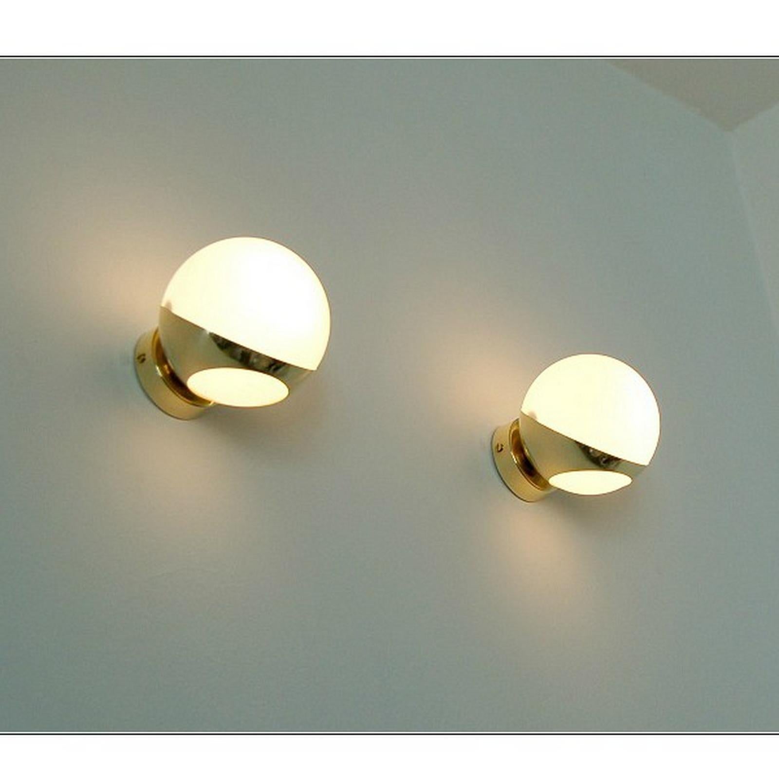 Contemporary Pair of Italian Mid-Century Design Wall Lights Stilnovo Style Brass Opaline For Sale