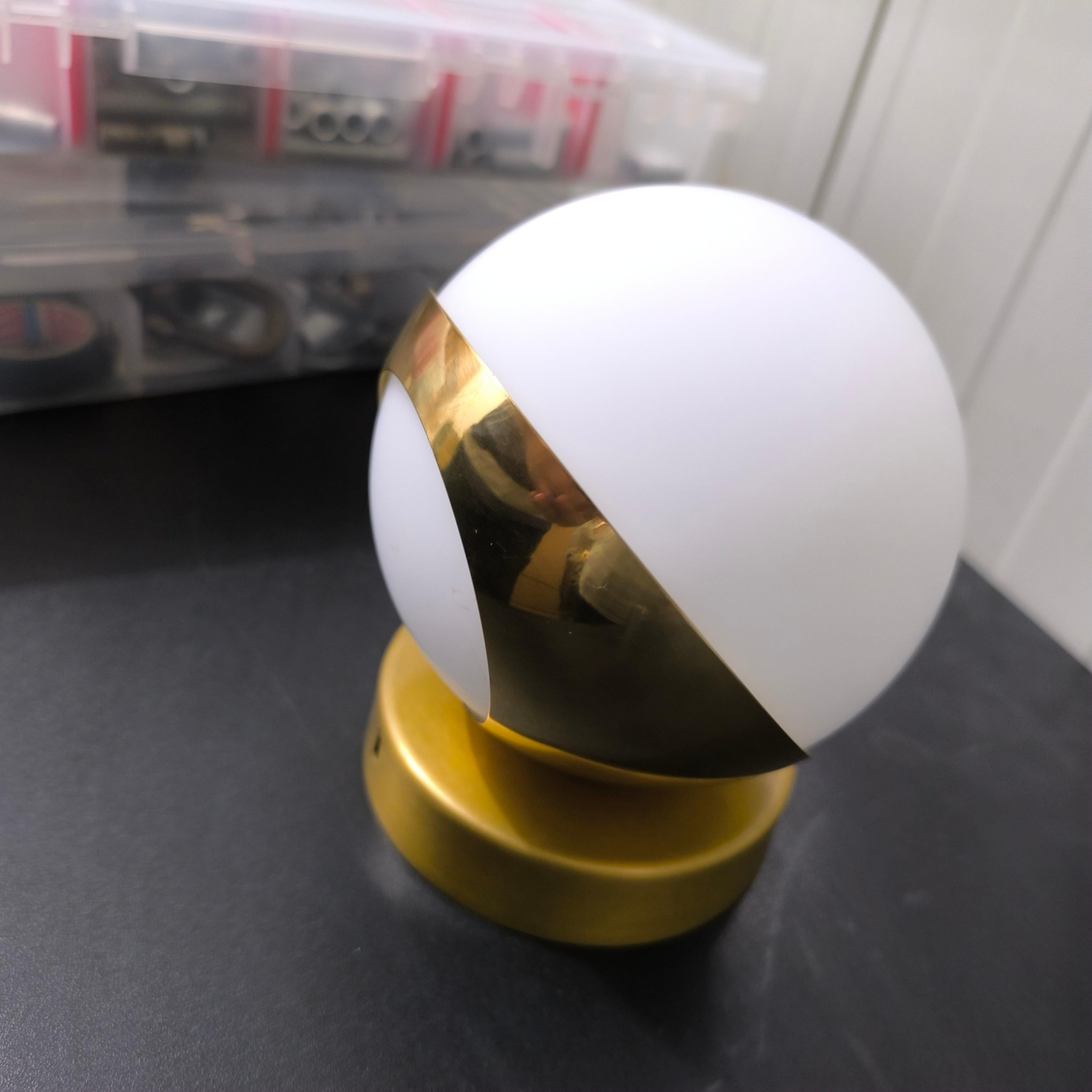Pair of Italian Mid-Century Design Wall Lights Stilnovo Style Brass Opaline For Sale 3
