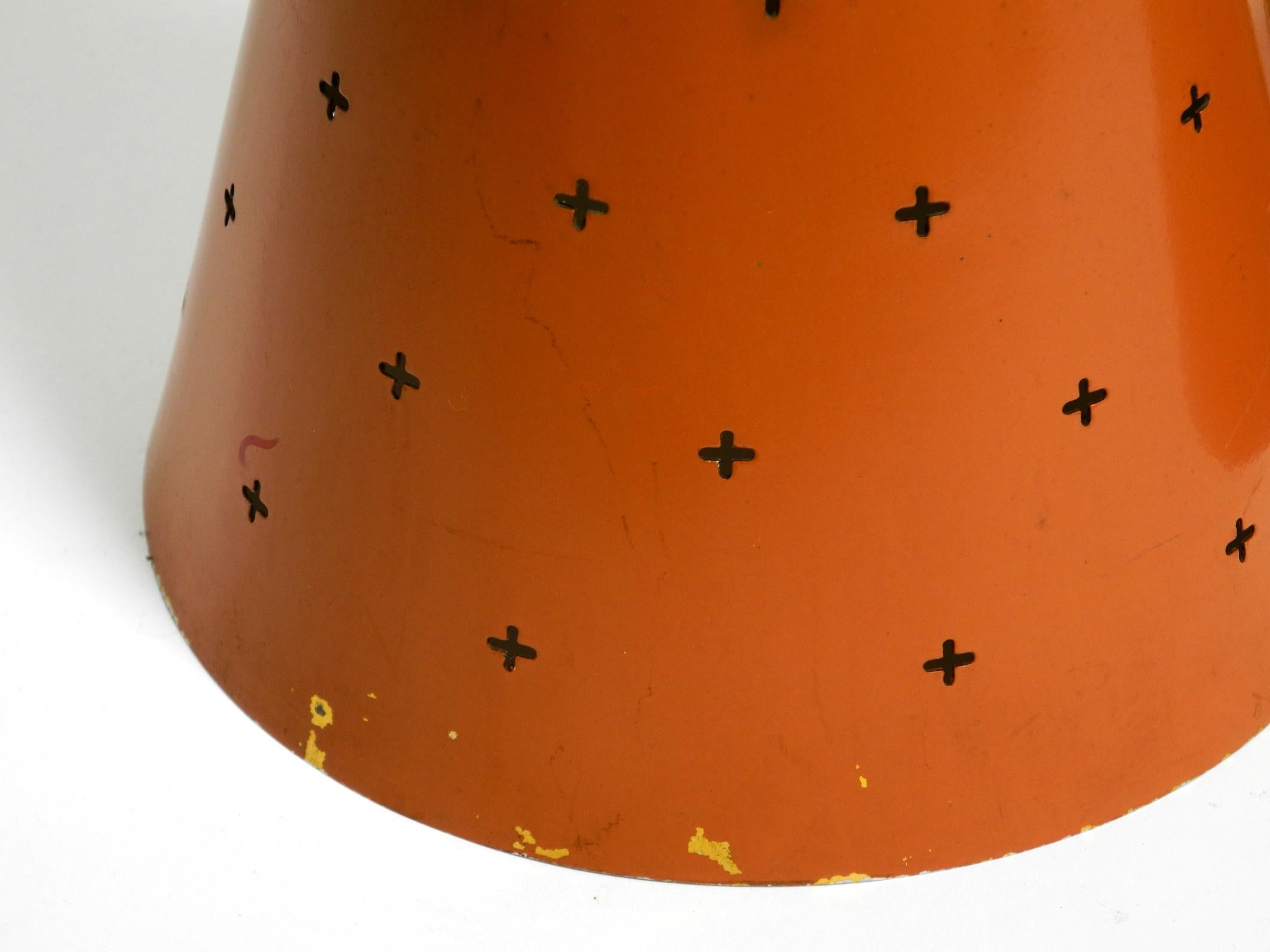 Metallo Coppia di lampade a sospensione in lamiera traforata con design Diabolo della metà del secolo scorso