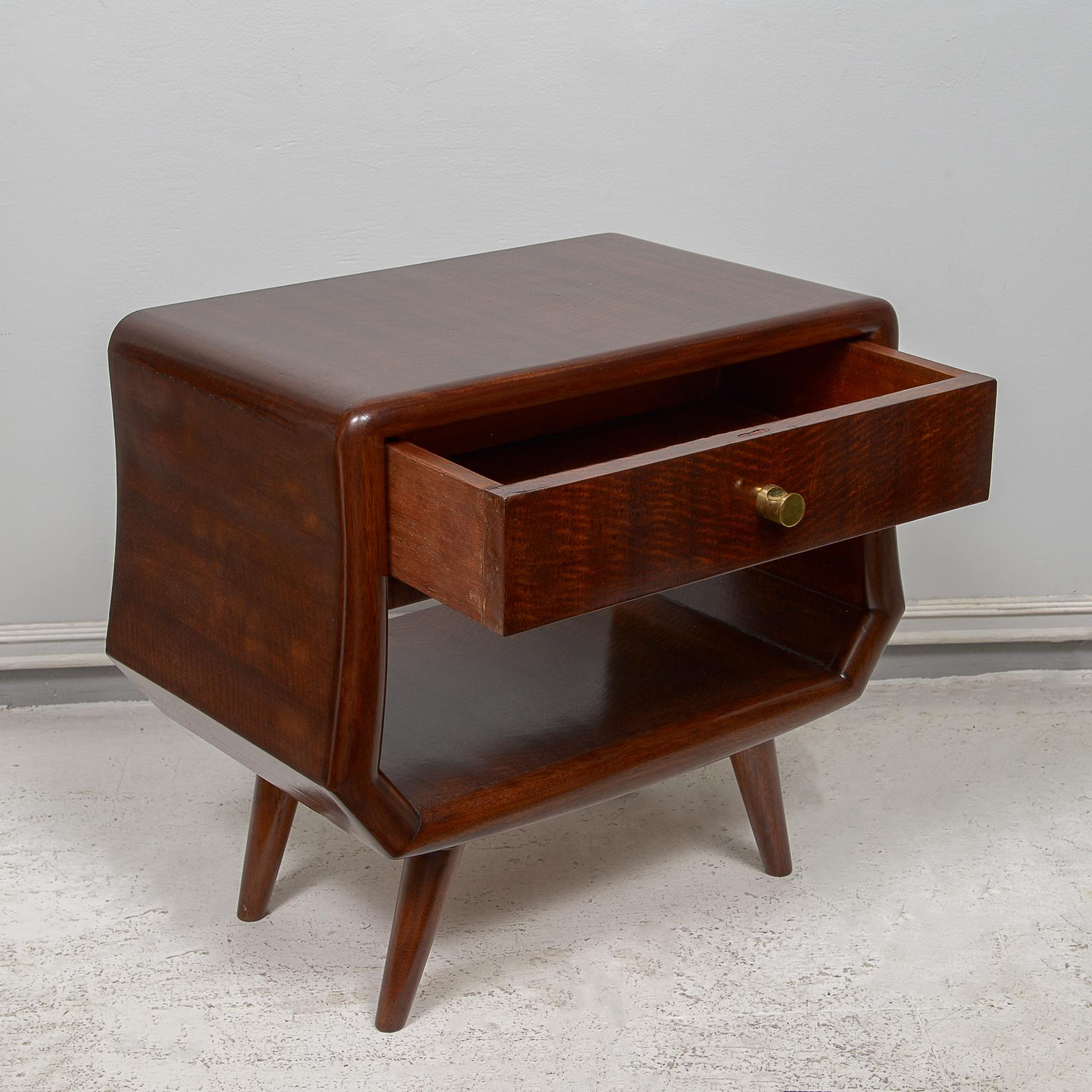 Mid-Century Modern Pair of Italian Mid-Century End Tables with Central Drawers For Sale
