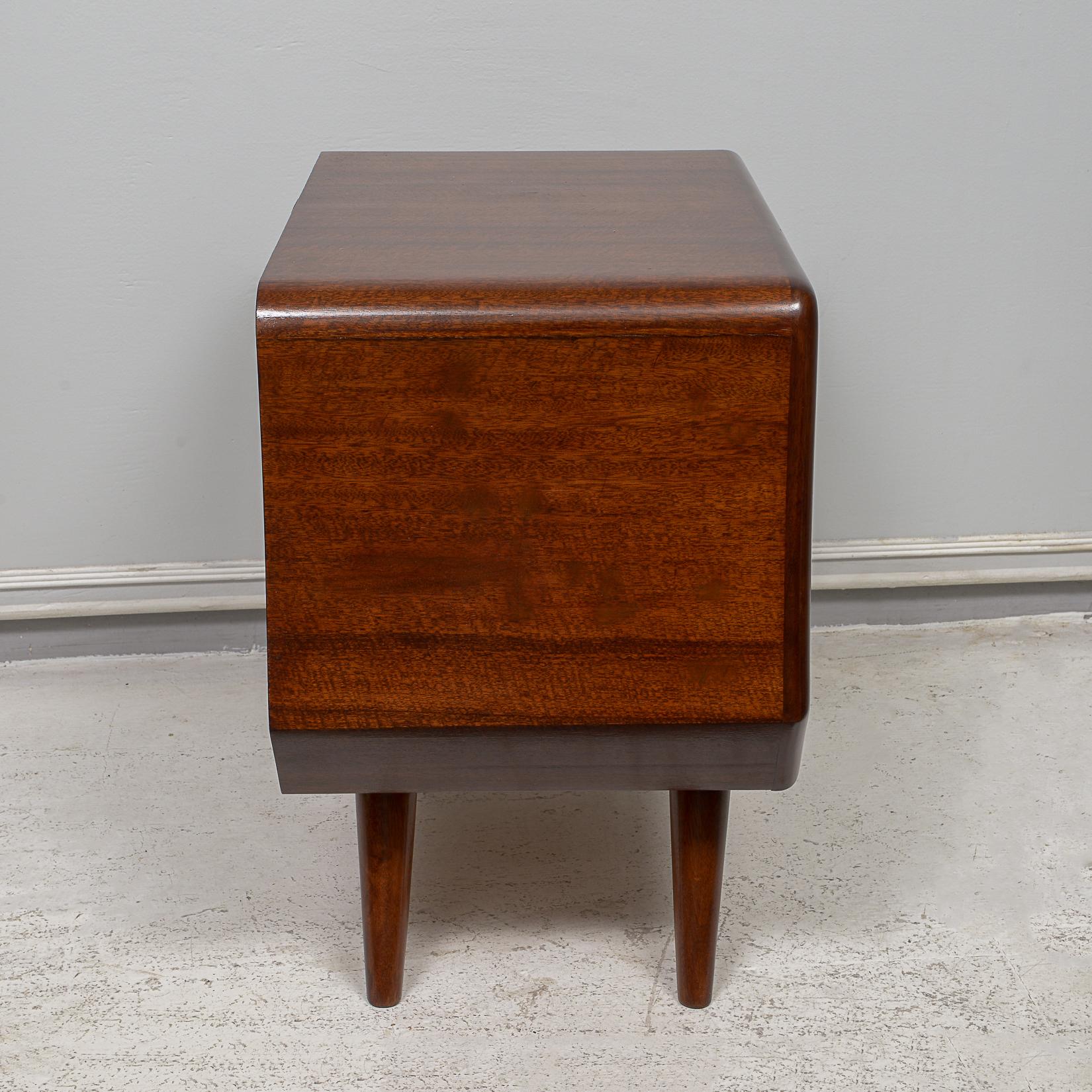 Mid-20th Century Pair of Italian Mid-Century End Tables with Central Drawers For Sale