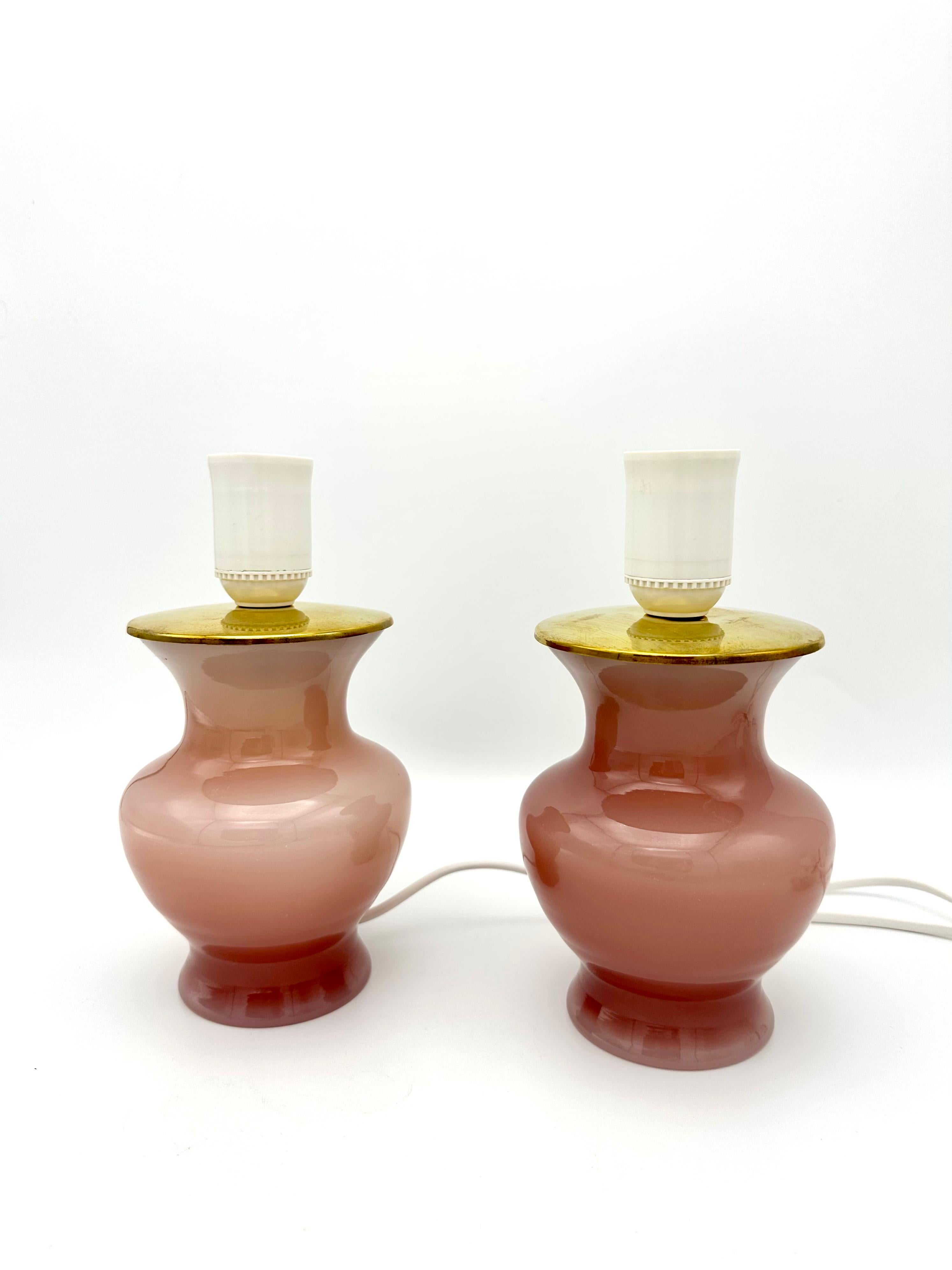 Pair of Italian Mid-Century Fratelli Ferro Pink Opaline Murano Glass Table Lamps 3