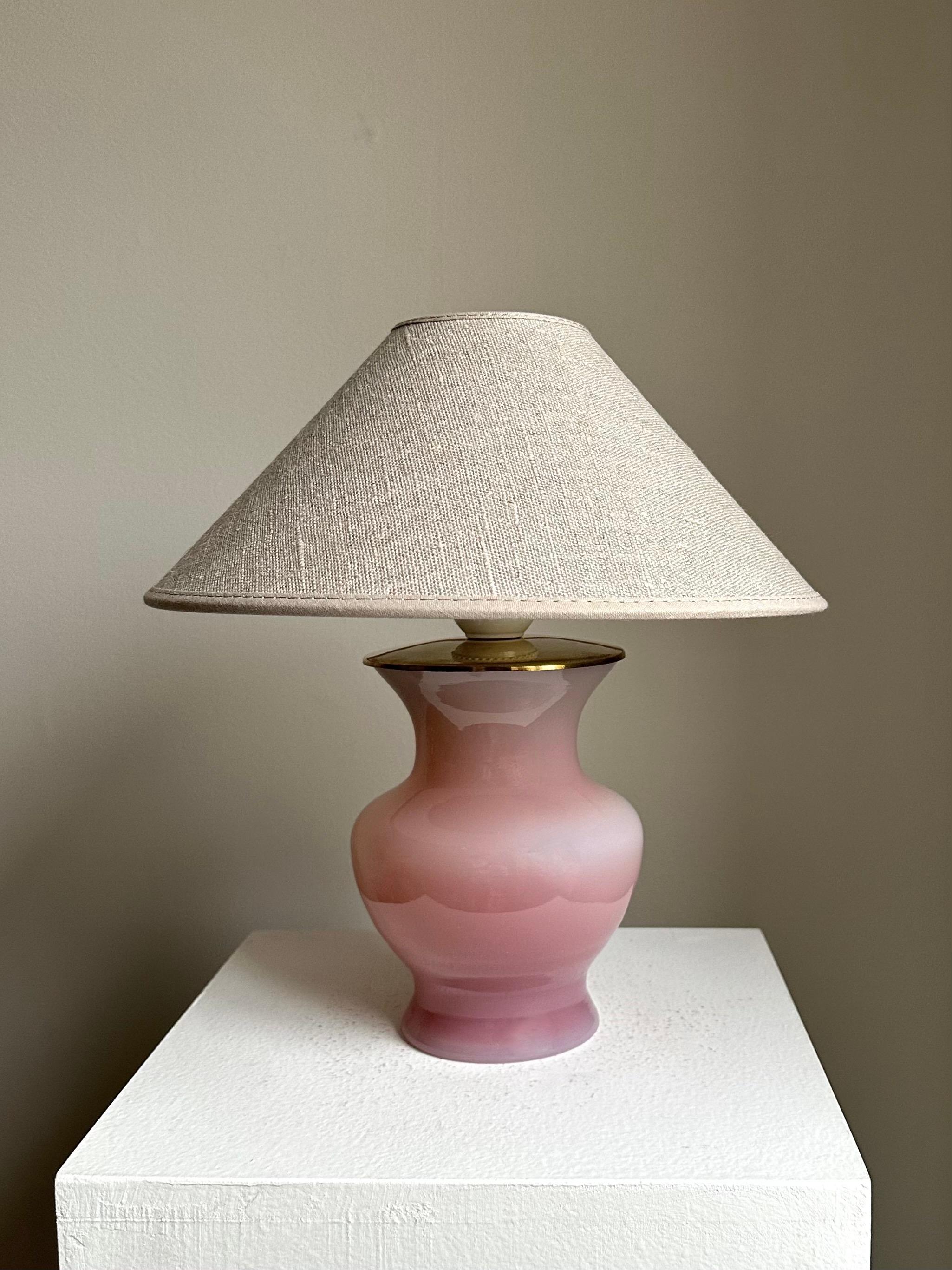 Mid-20th Century Pair of Italian Mid-Century Fratelli Ferro Pink Opaline Murano Glass Table Lamps