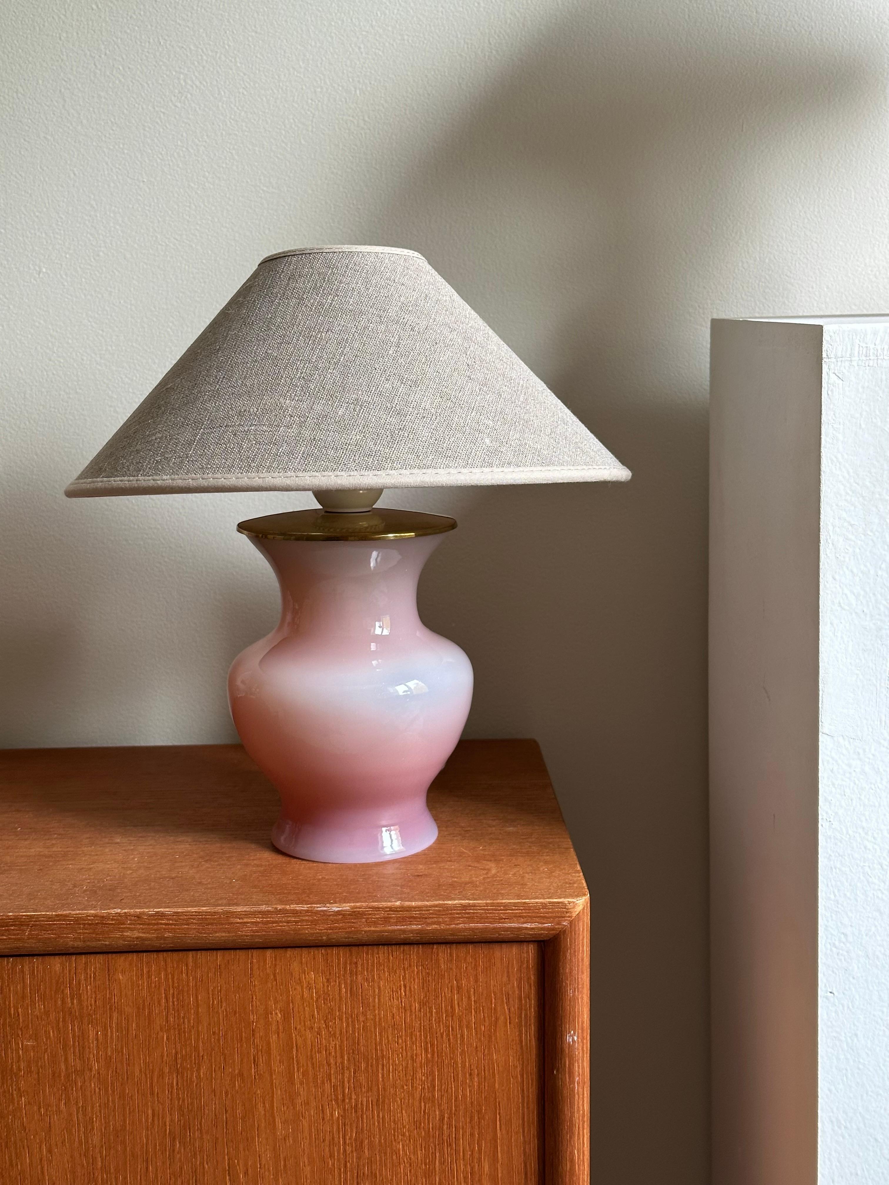 Hand-Crafted Pair of Italian Mid-Century Fratelli Ferro Pink Opaline Murano Glass Table Lamps