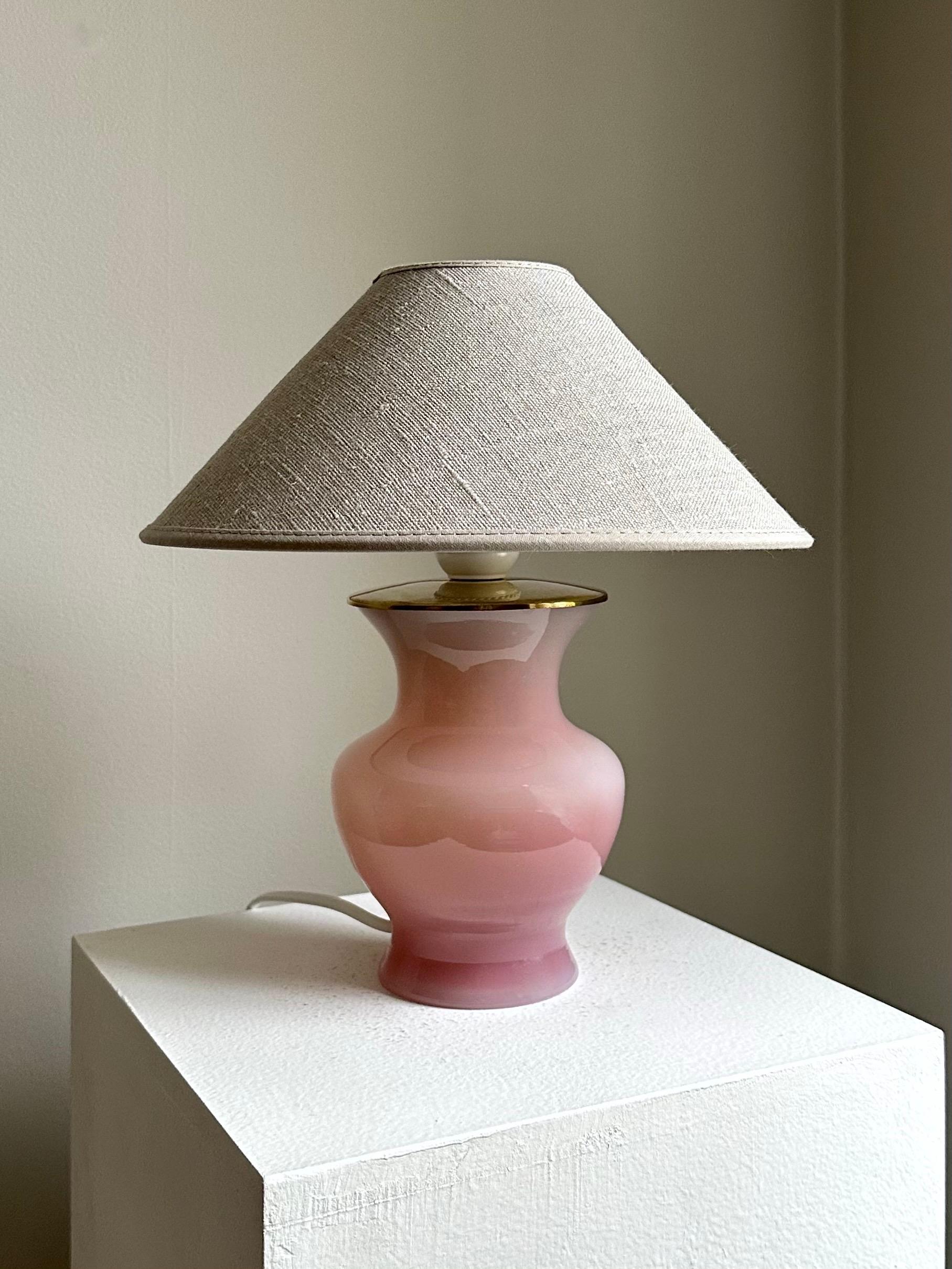 Pair of Italian Mid-Century Fratelli Ferro Pink Opaline Murano Glass Table Lamps 1