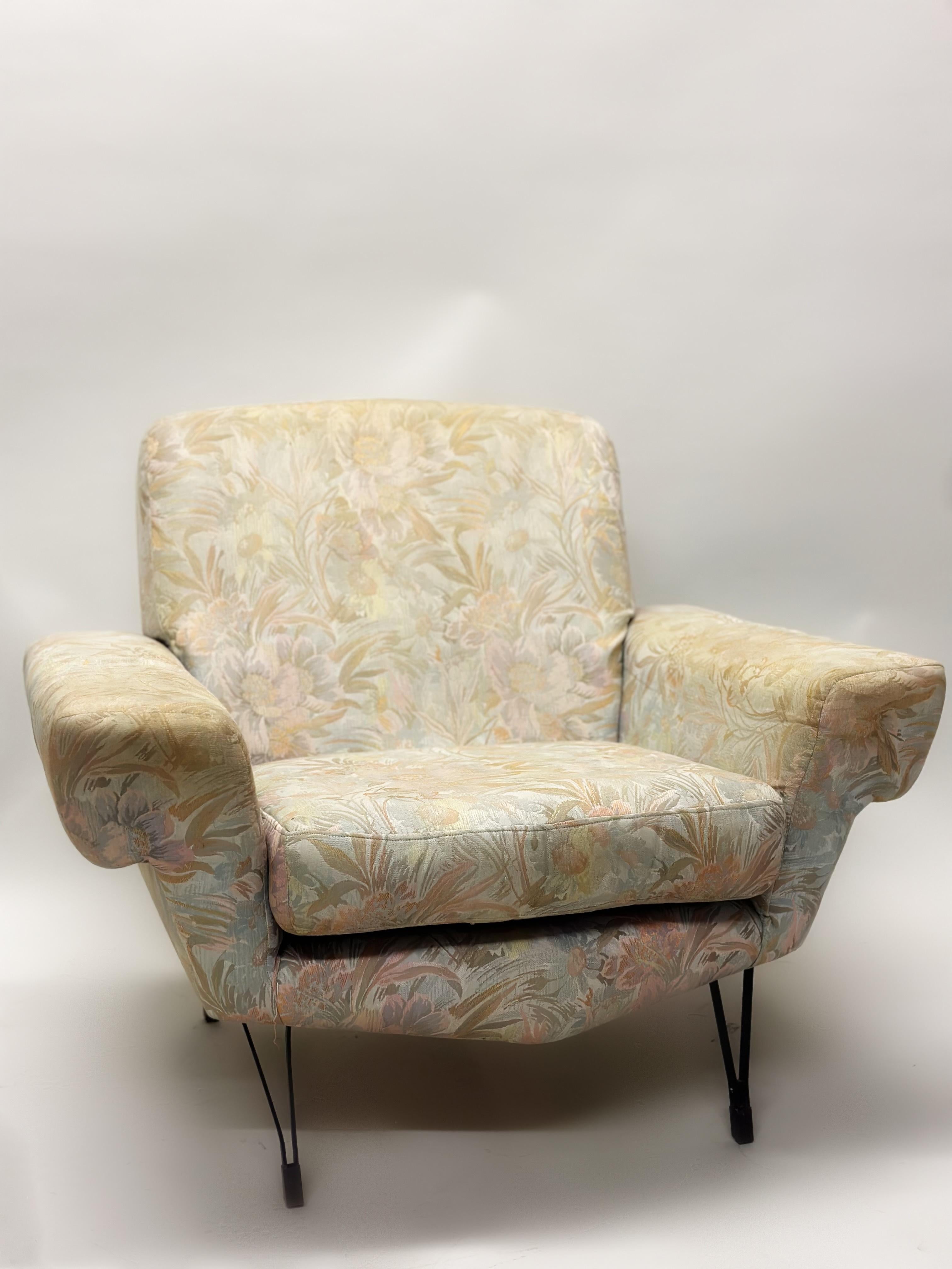 Paire de chaises longues futuristes italiennes du milieu du siècle dernier, attribuée à Gigi Radice, vers 1950 Bon état - En vente à New York, NY