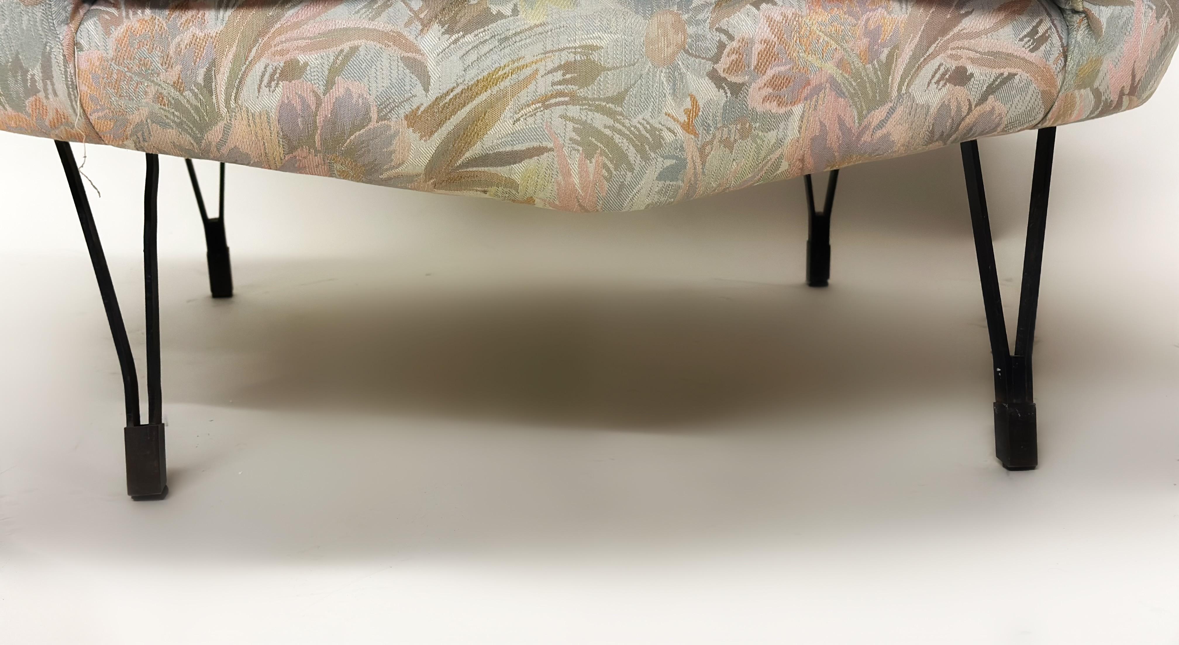 Paire de chaises longues futuristes italiennes du milieu du siècle dernier, attribuée à Gigi Radice, vers 1950 en vente 2