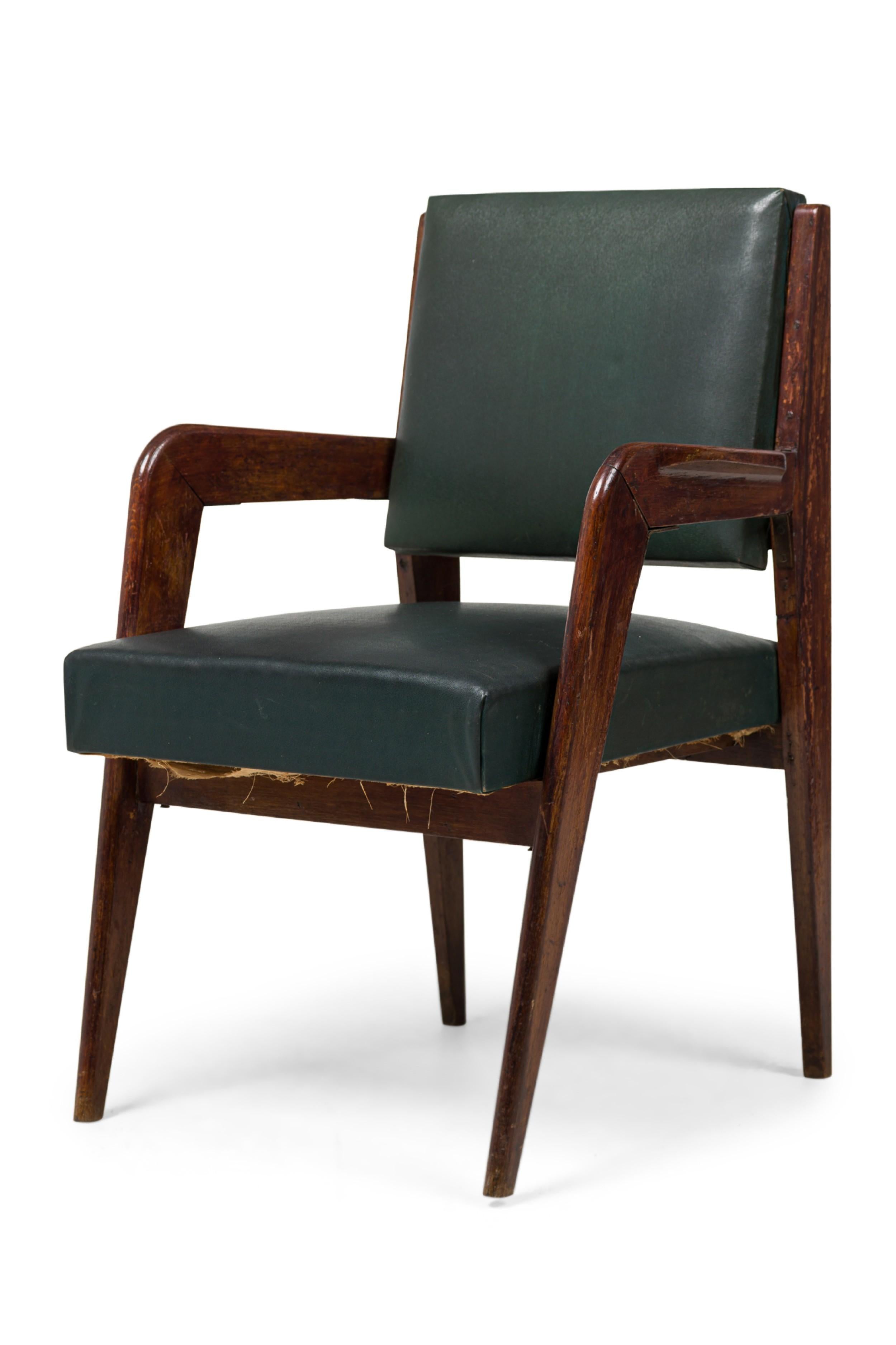 Mid-Century Modern Pair of Italian Mid-Century Gio Ponti Walnut Chairs For Sale
