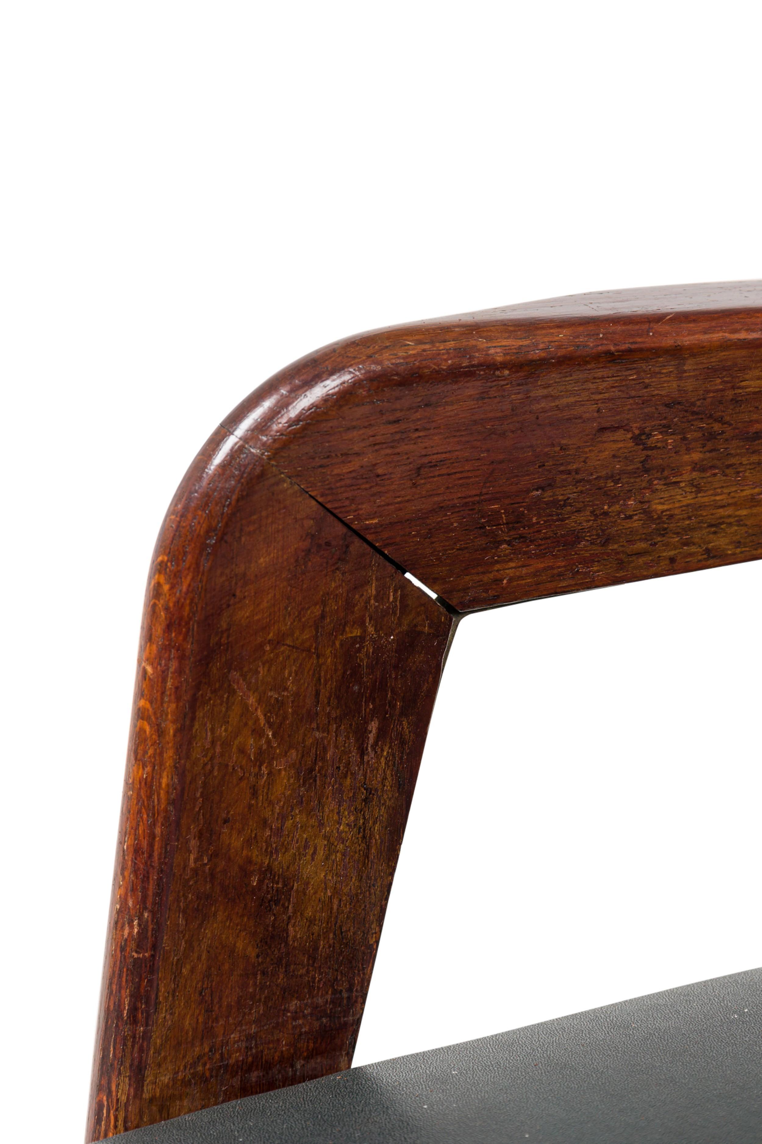 Pair of Italian Mid-Century Gio Ponti Walnut Chairs For Sale 1