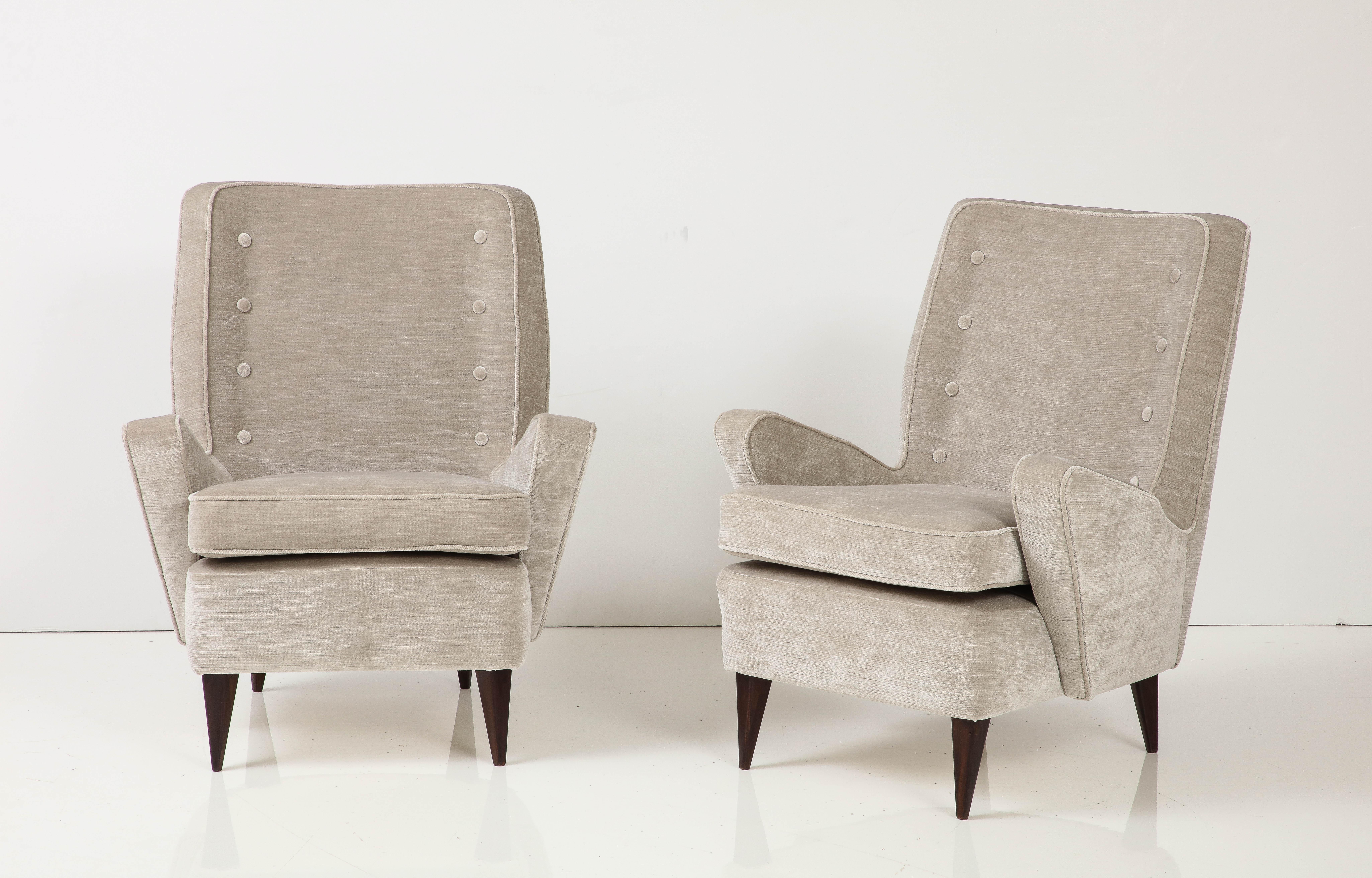 20th Century Pair of Italian Midcentury Greige Strie Velvet Upholstered Lounge Chairs