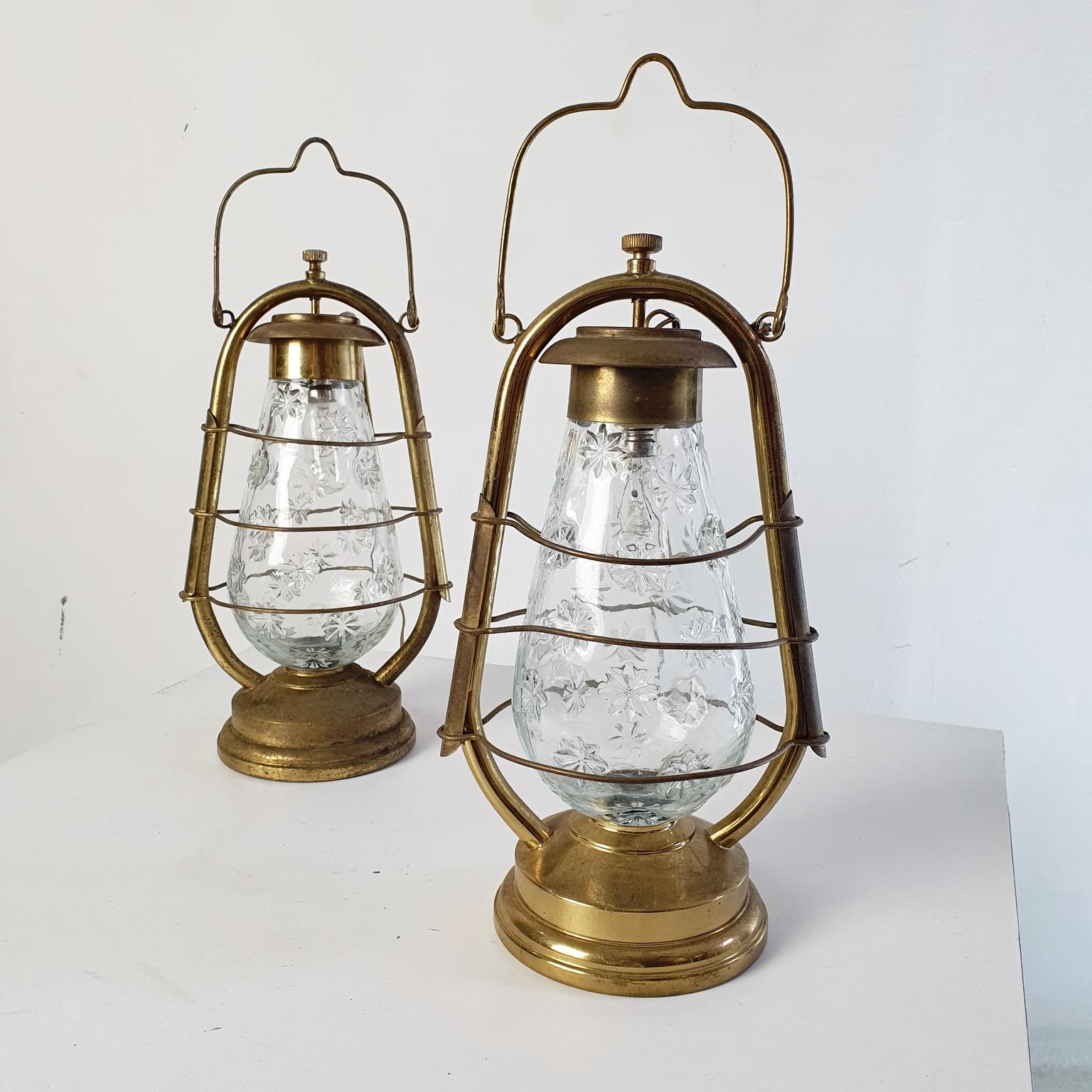 Mid-Century Modern Paire de lanternes hurricanes électriques du milieu du siècle dernier en vente