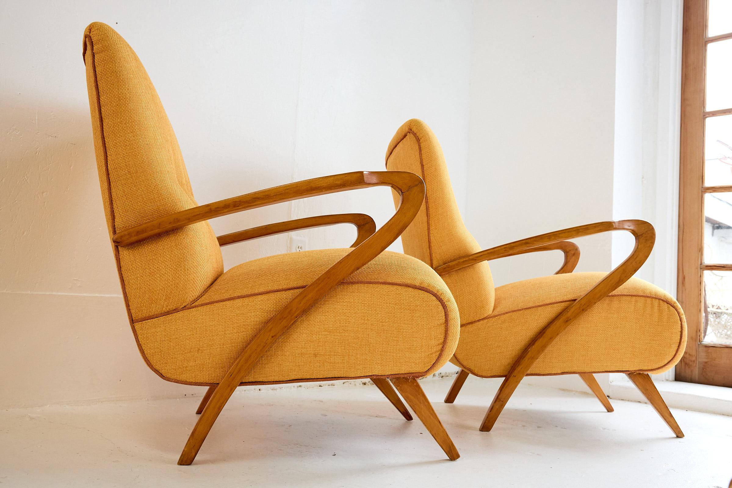 Pair of Italian Mid Century Lounge Chairs by Guglielmo Ulrich For Sale 4