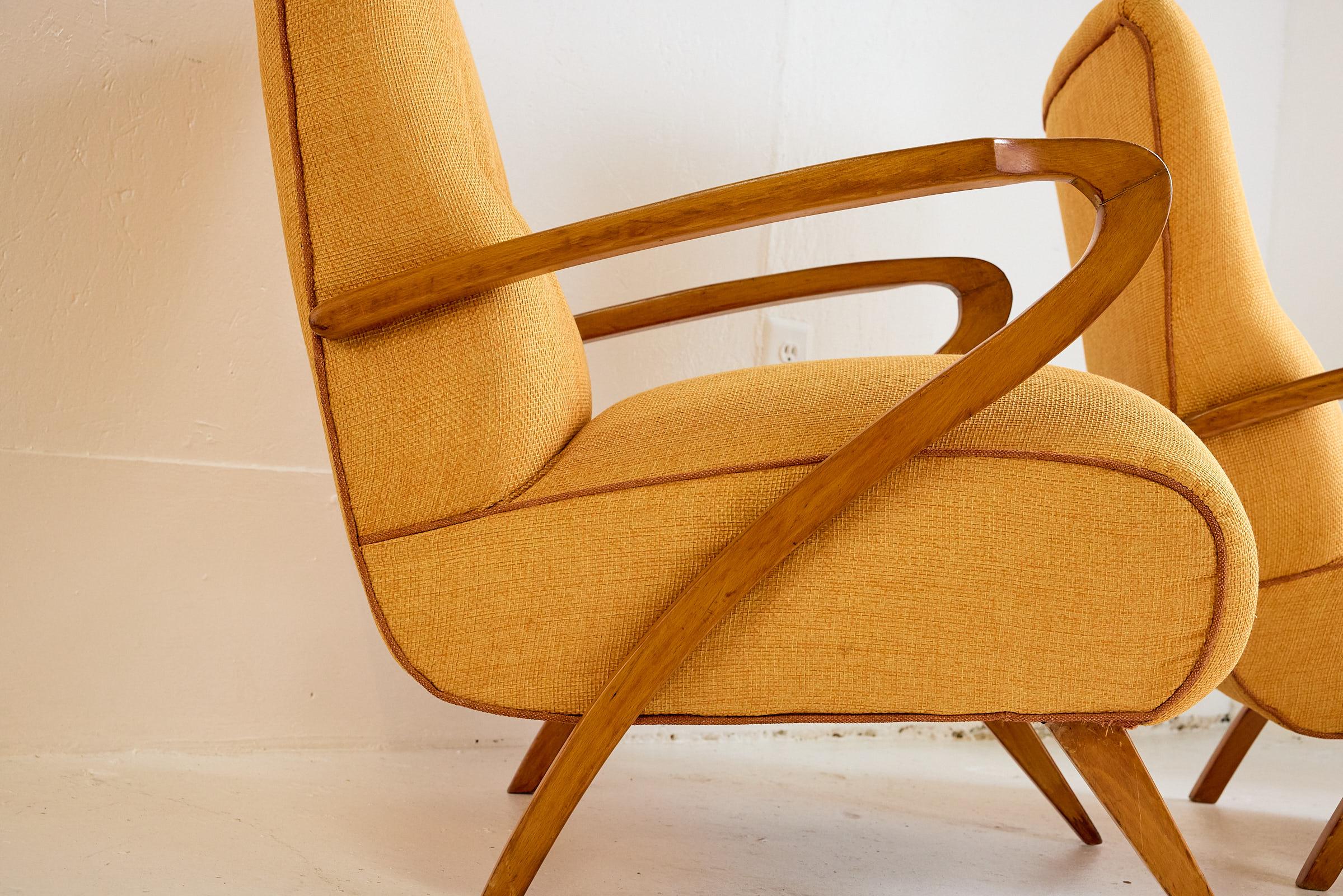 Pair of Italian Mid Century Lounge Chairs by Guglielmo Ulrich For Sale 5