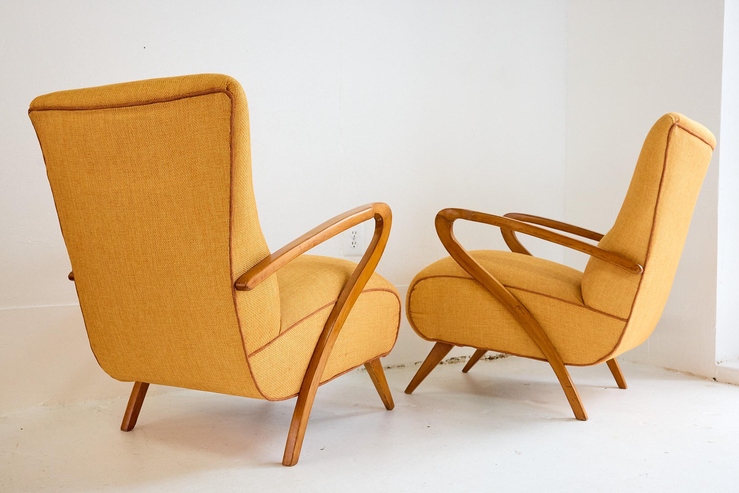 Pair of Italian Mid Century Lounge Chairs by Guglielmo Ulrich In Good Condition For Sale In Atlanta, GA
