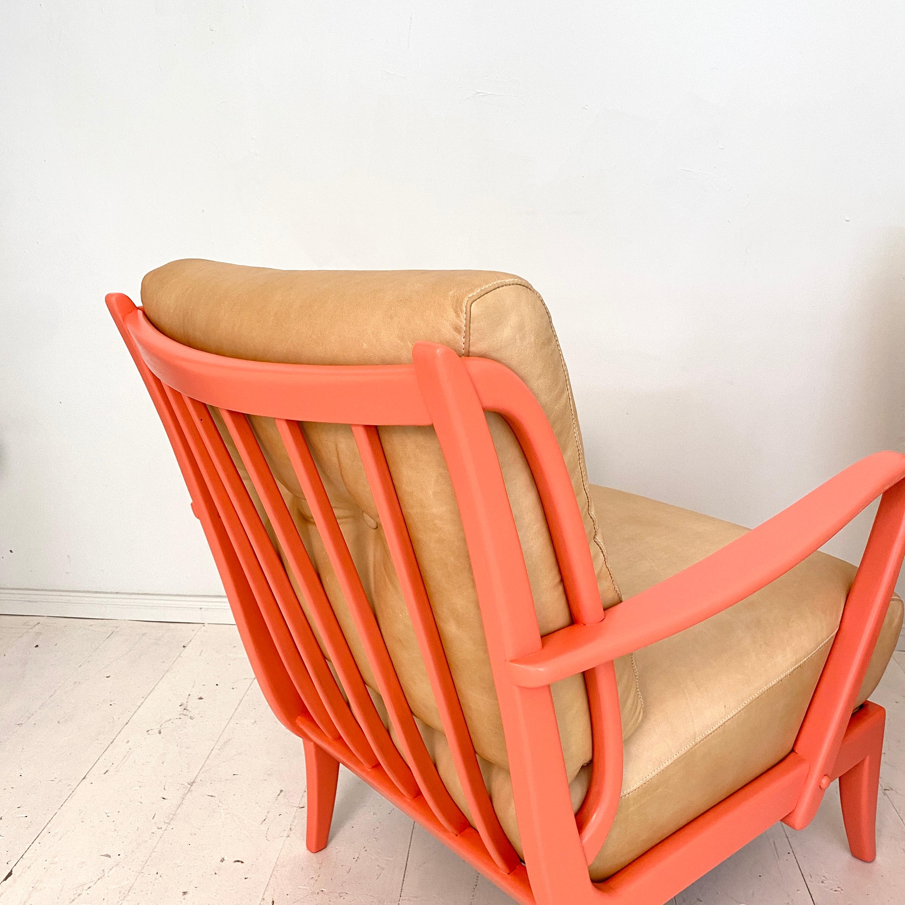 Pair of Italian Mid Century Lounge Chairs in Coral Color and Beige Leather, 1950 In Good Condition In Berlin, DE