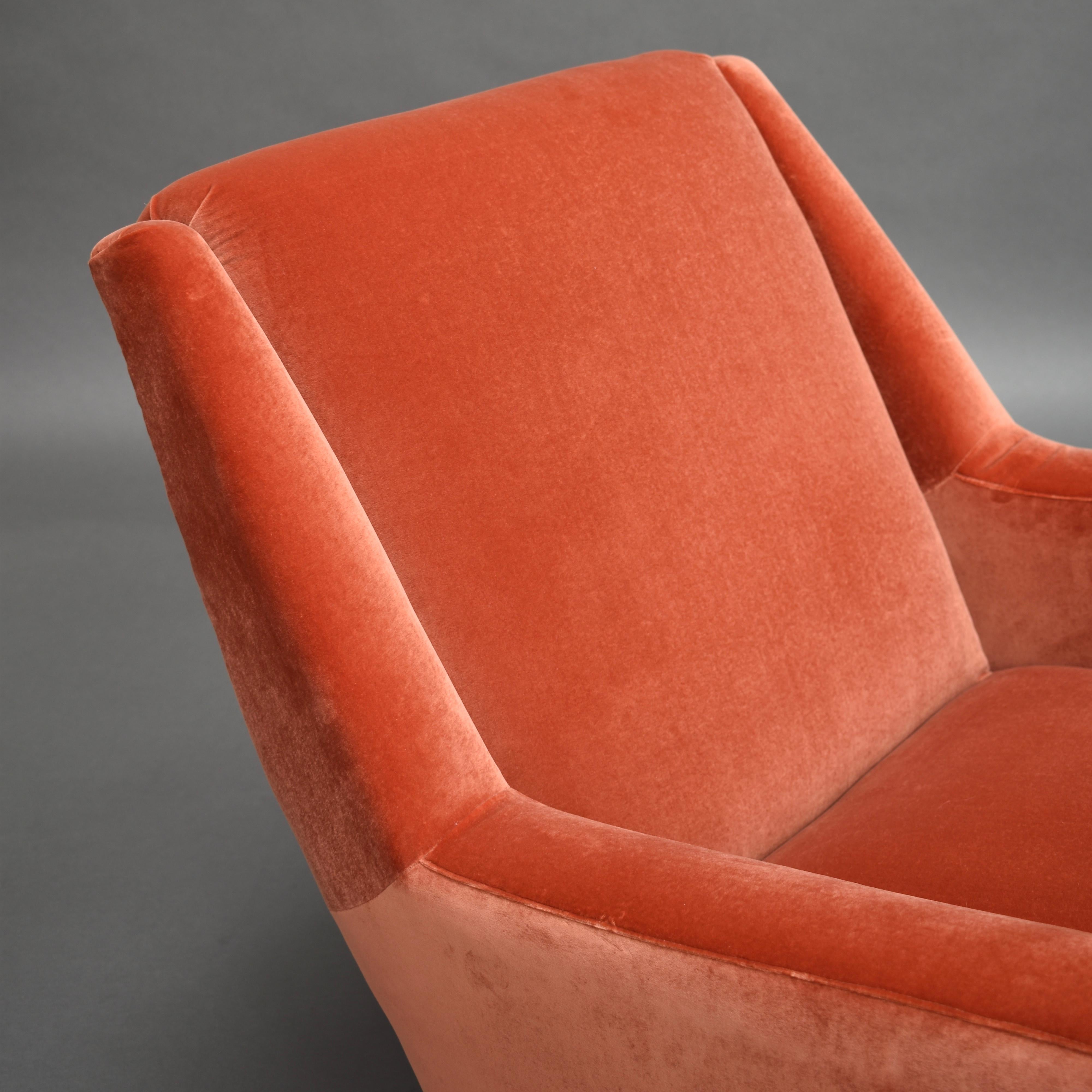Pair of Italian Midcentury Lounge Chairs in New Copper Pink Velvet, 1950s 9
