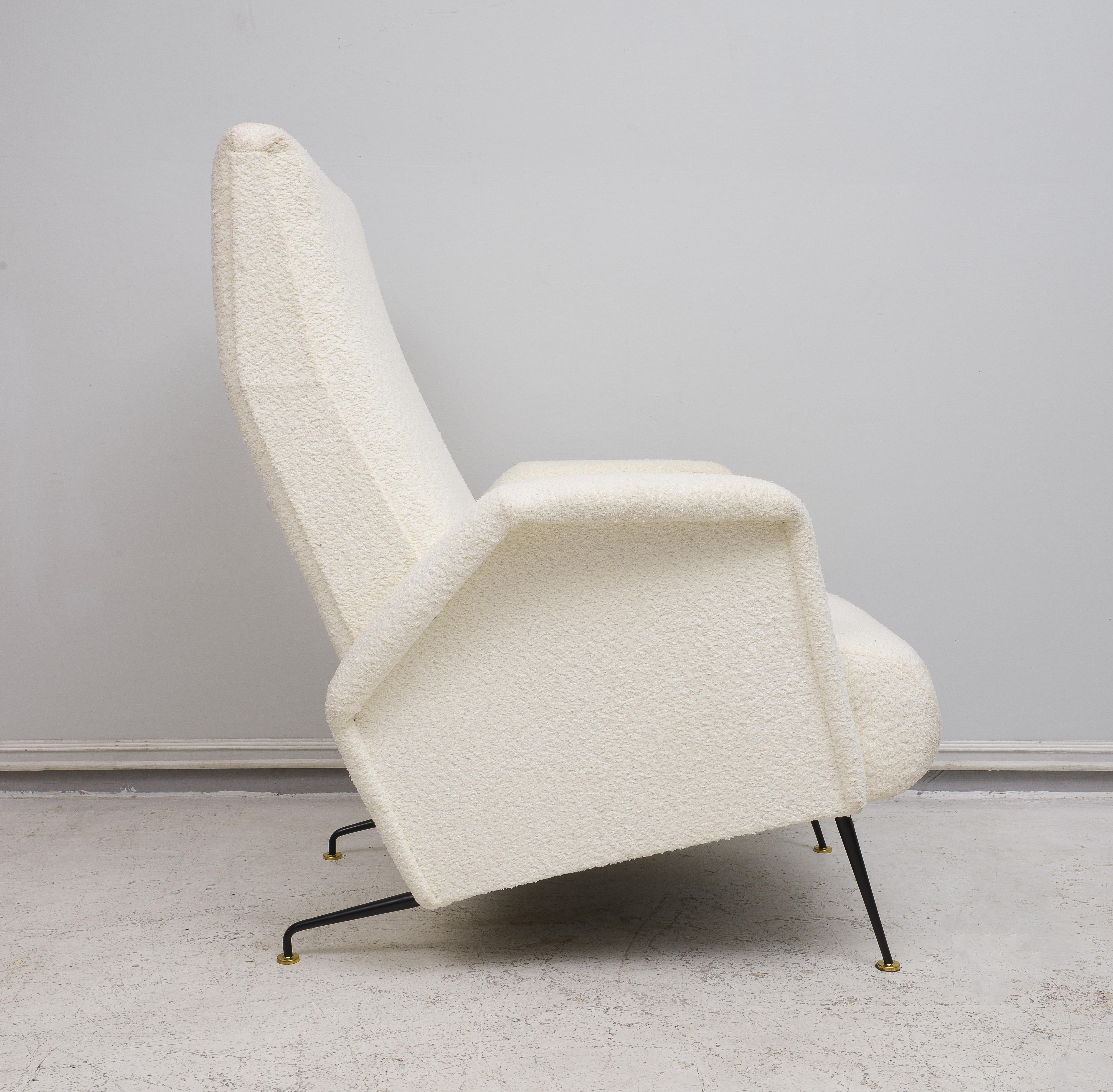 Brass Pair of Italian Mid-century Lounge Chairs Upholstered in Bouclé Fabric For Sale