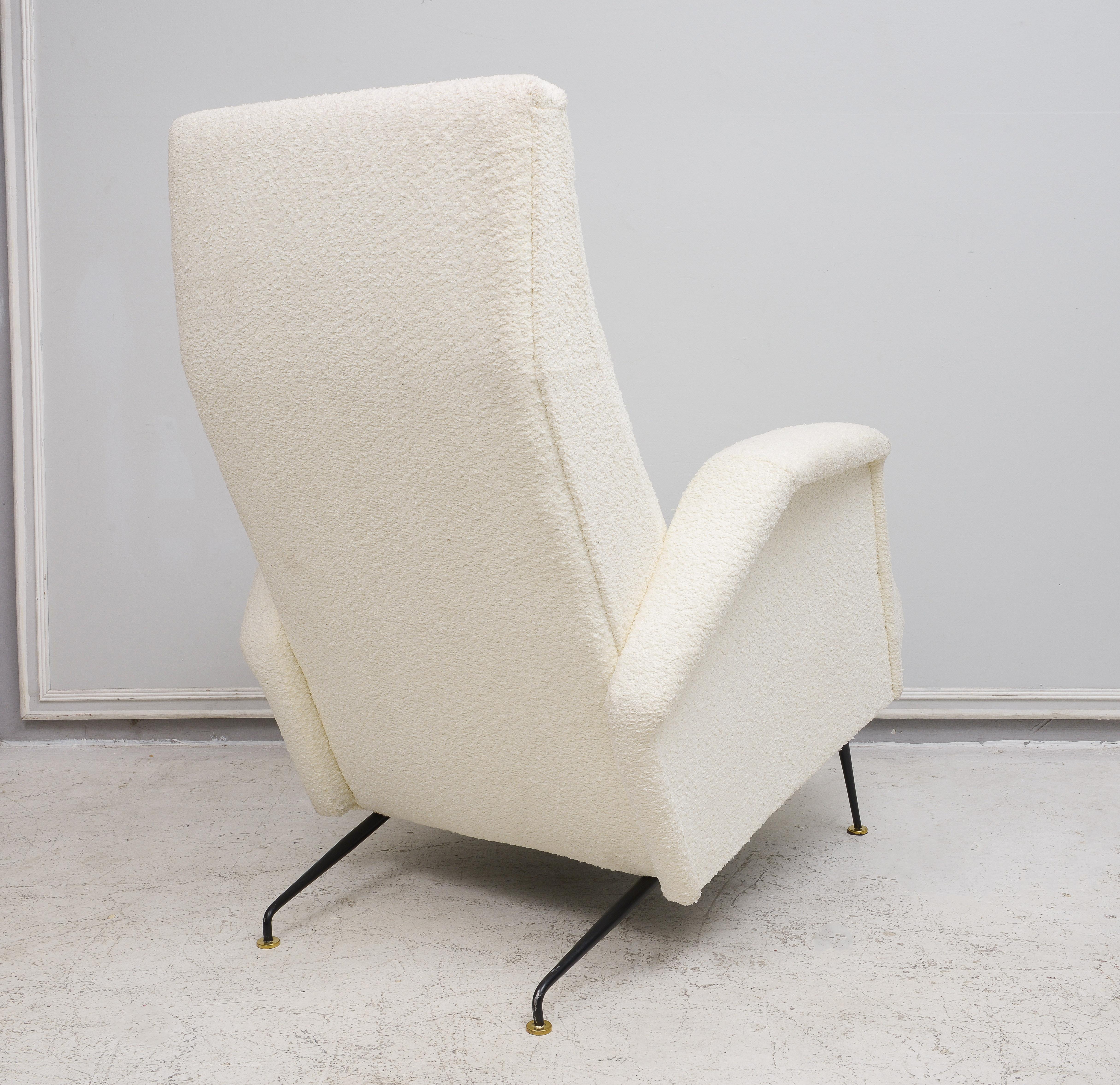 Brass Pair of Italian Mid-century Lounge Chairs Upholstered in Bouclé Fabric For Sale