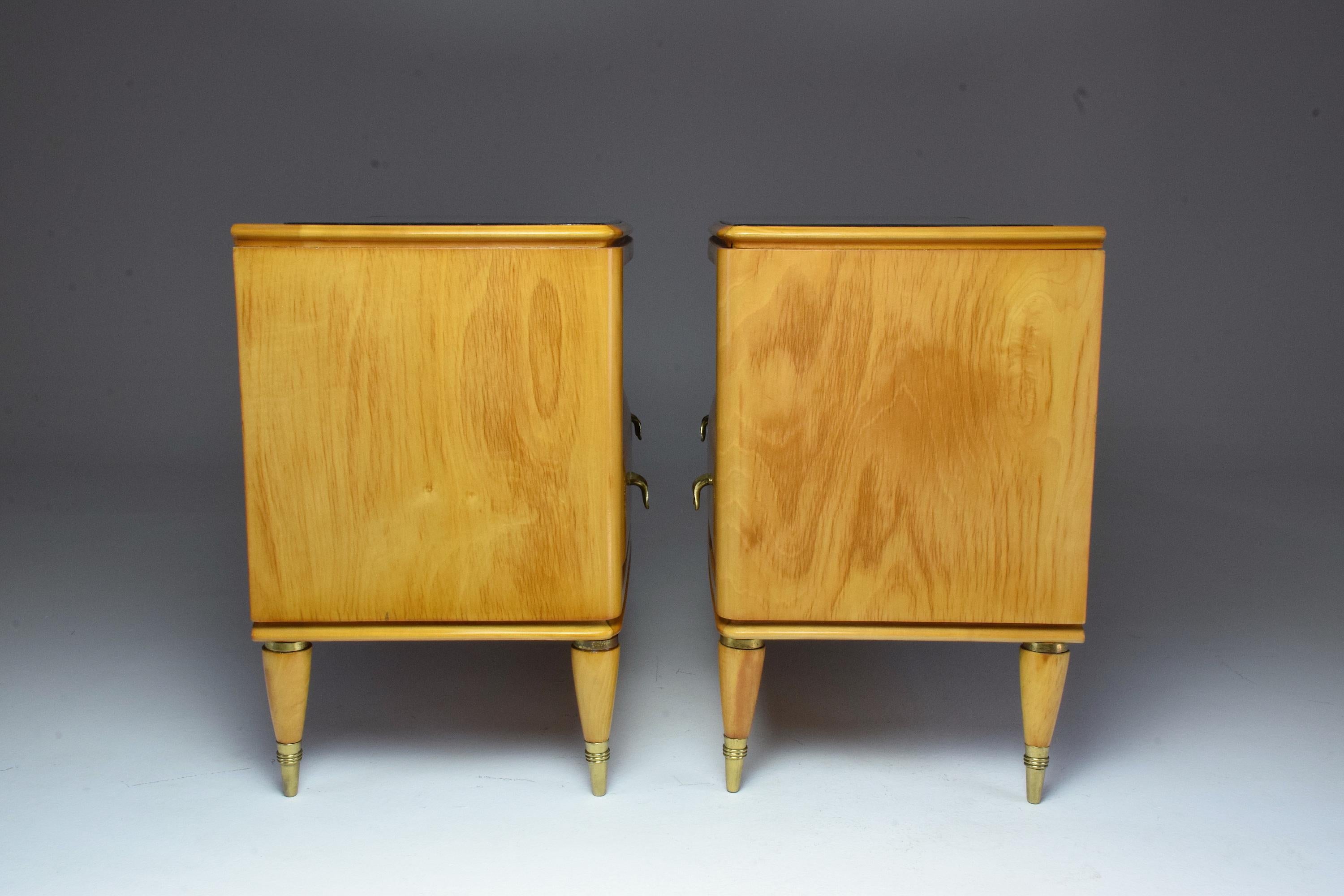 20th Century Pair of Italian Midcentury Maple Wood Nightstands, 1940s